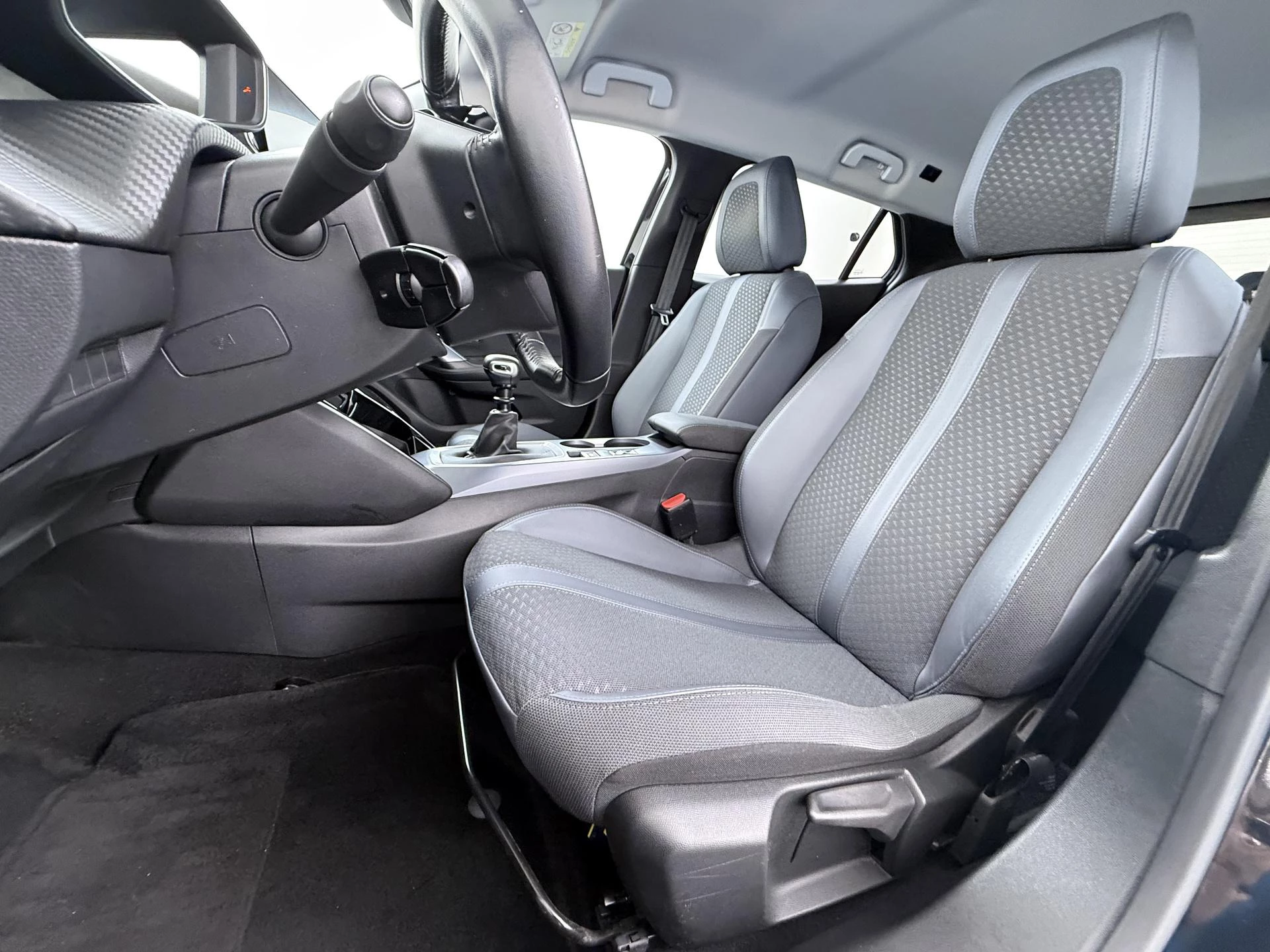 Peugeot-2008-image-13