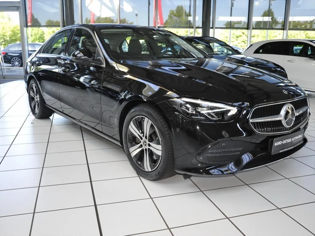 Mercedes-Benz-C-Klasse 180-image-4