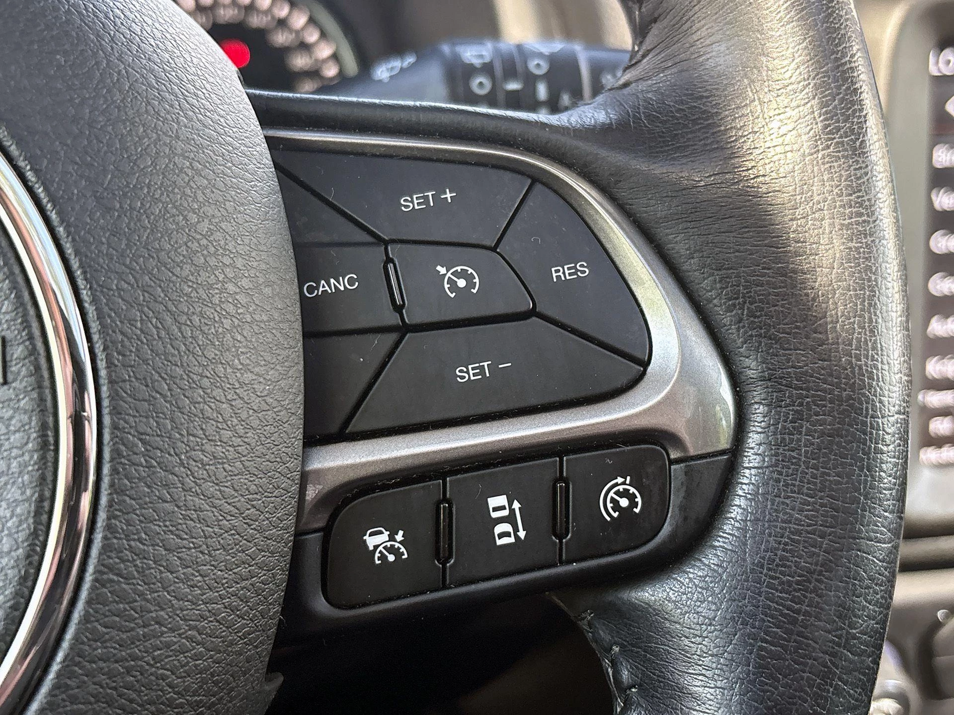 Jeep-Renegade-image-5