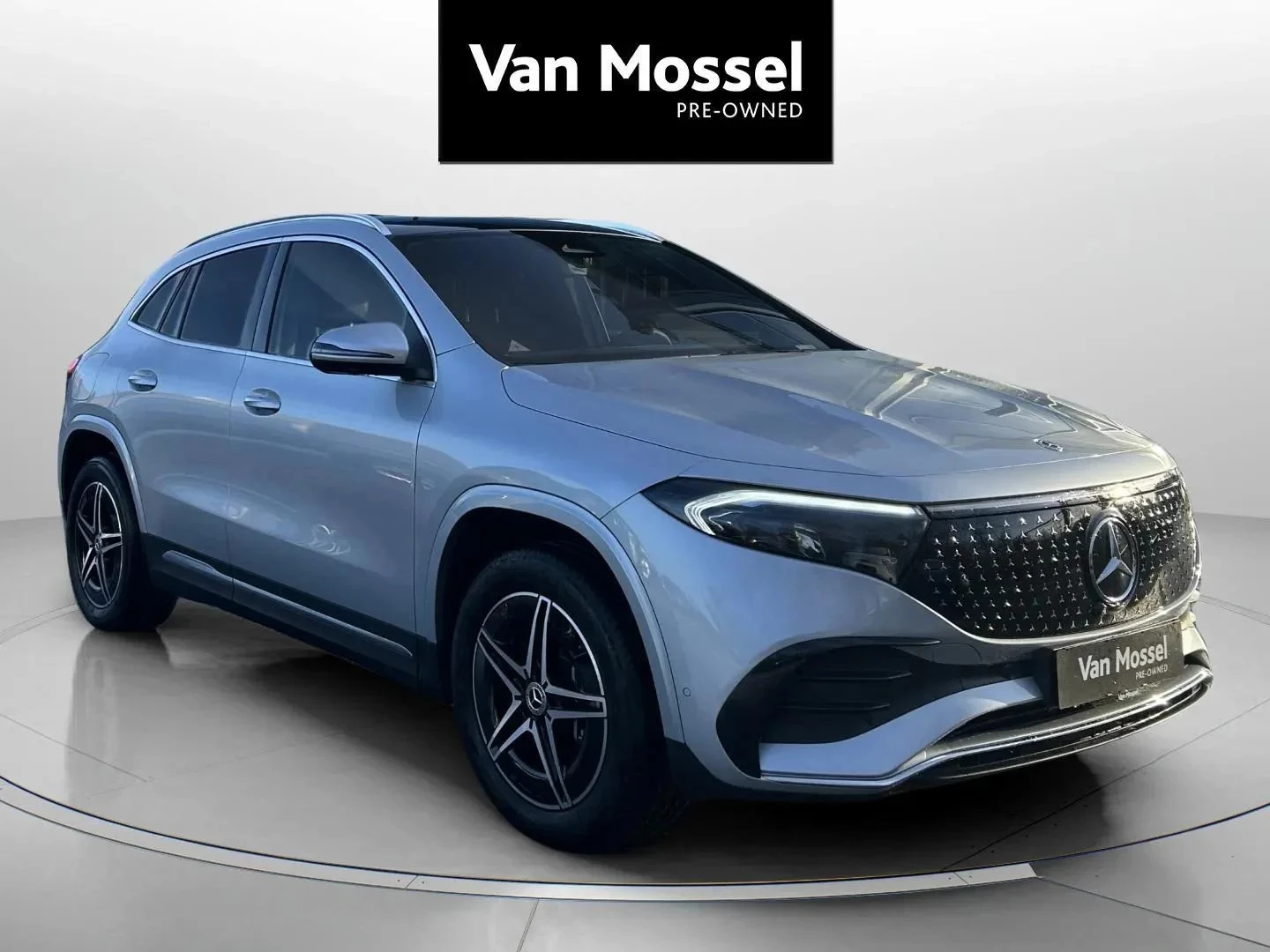 Mercedes-Benz-EQA-image-2