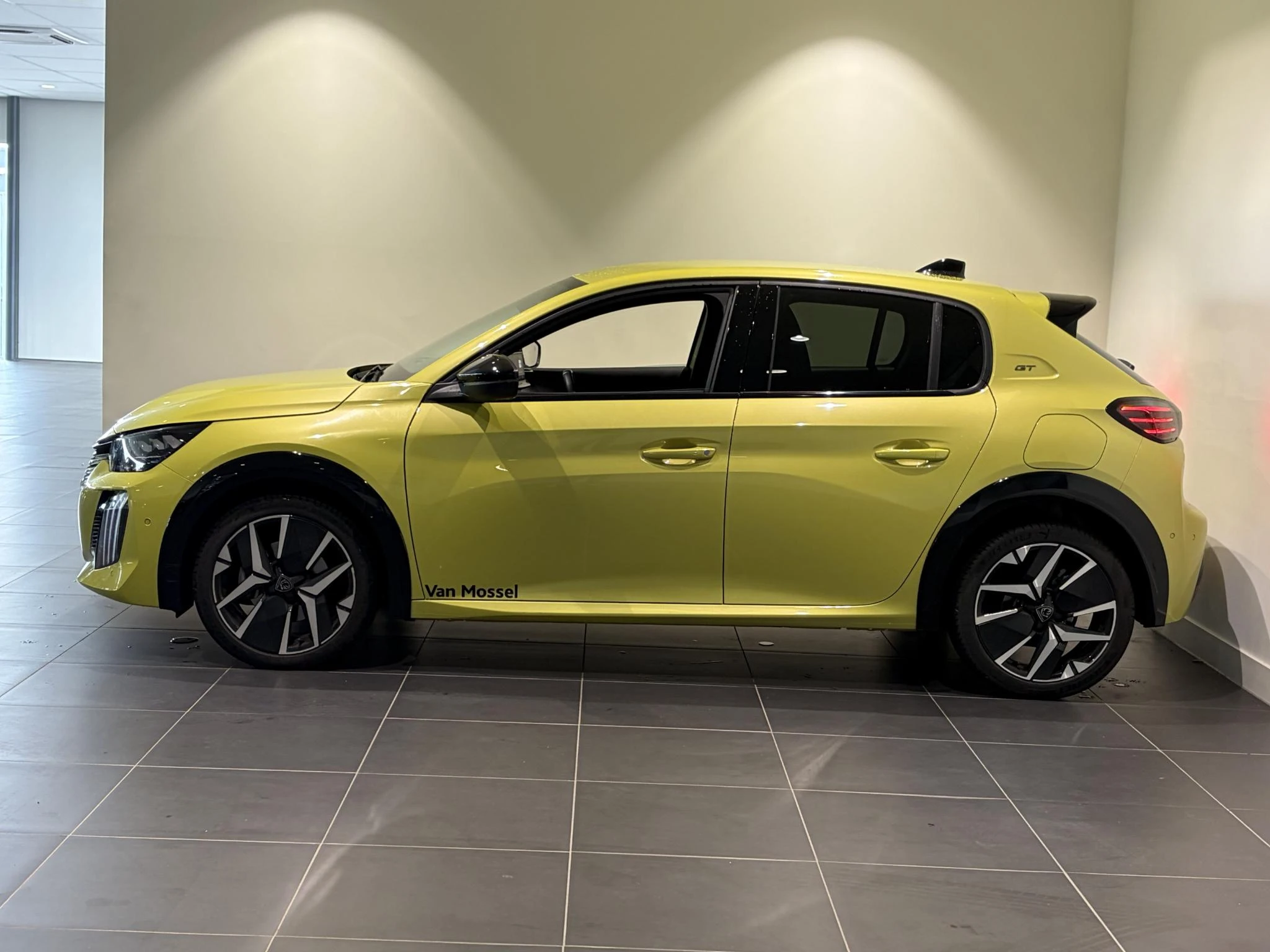 Peugeot-208-image-2