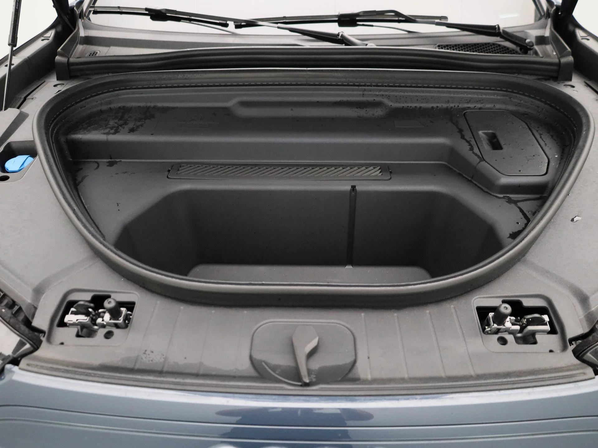Audi-Q6 e-tron-image-40