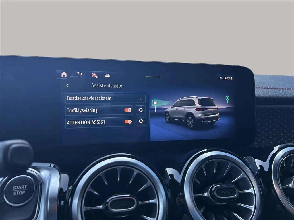 Mercedes-Benz-EQB-image-19