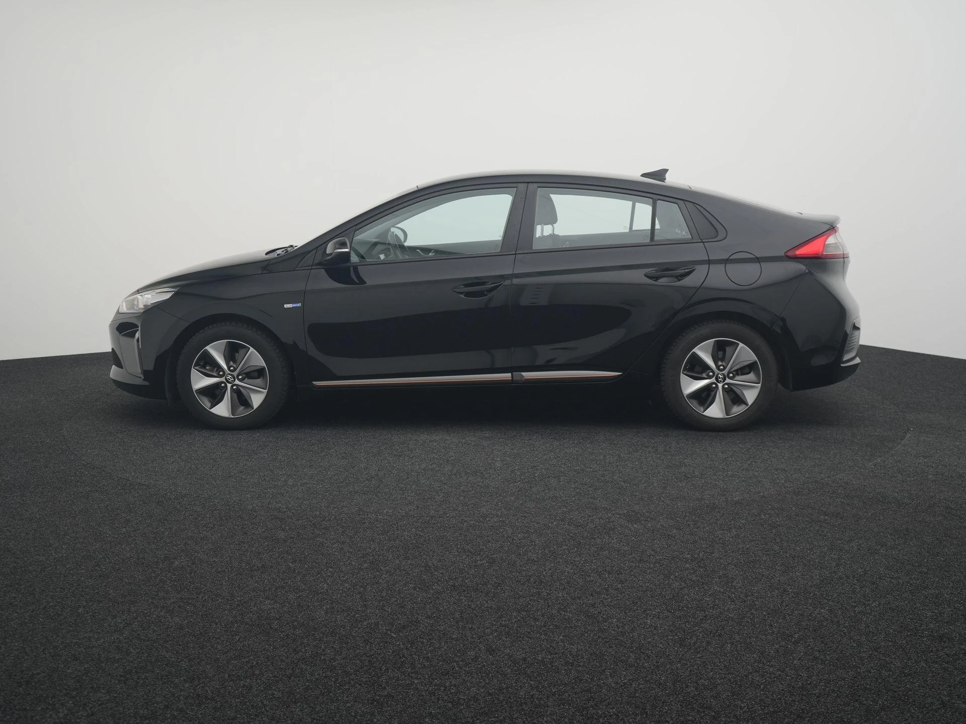 Hyundai-IONIQ-image-3