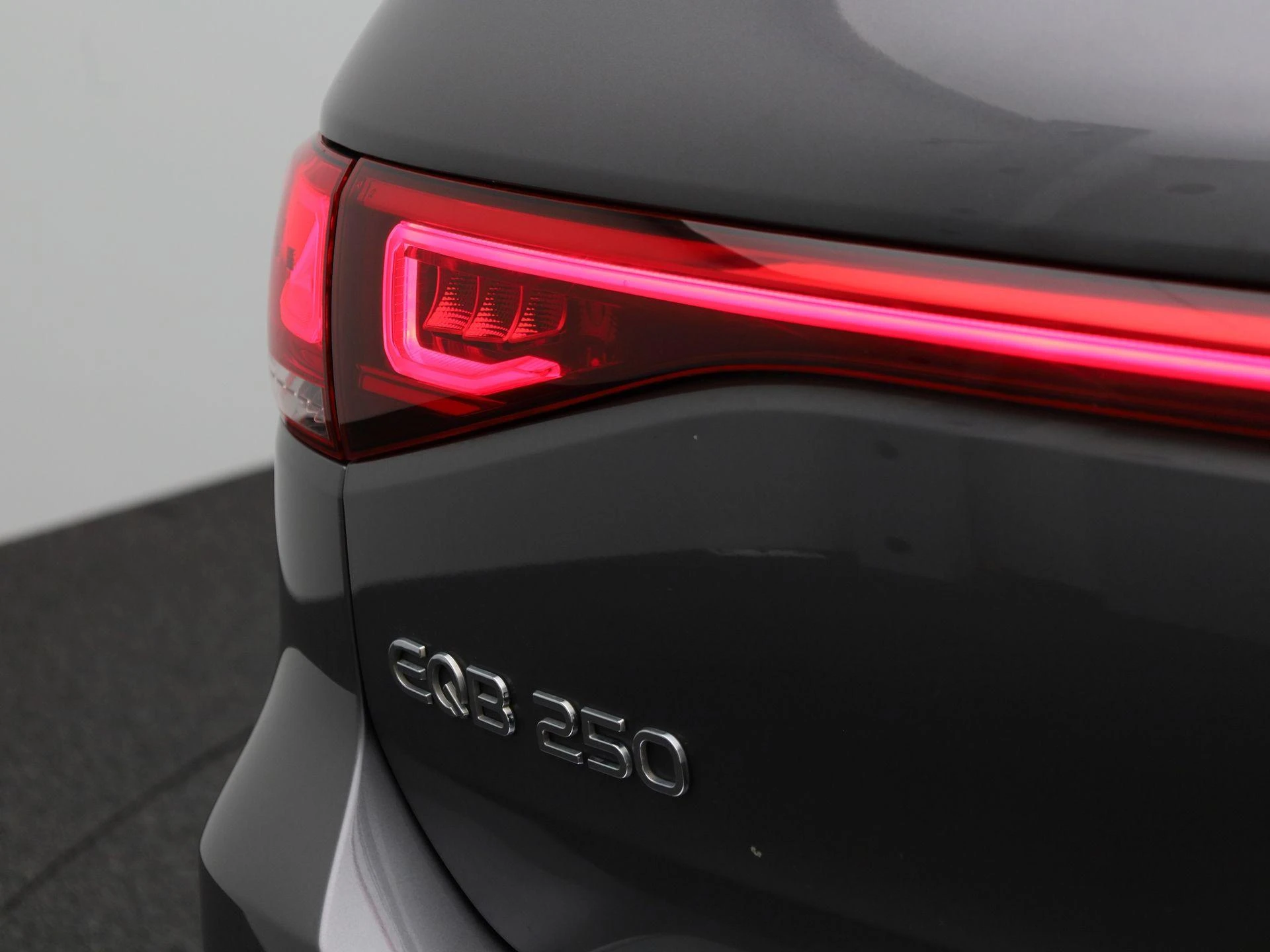 Mercedes-Benz-EQB-image-46