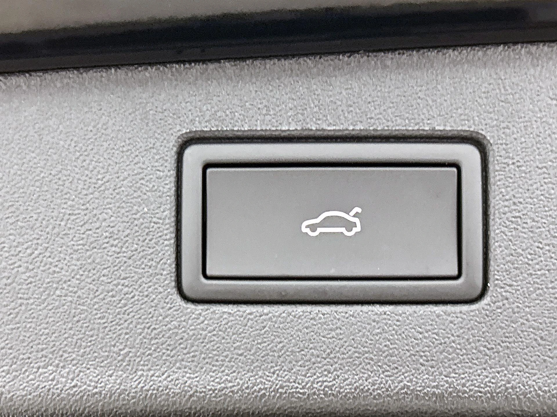 Volkswagen-Tiguan-image-19