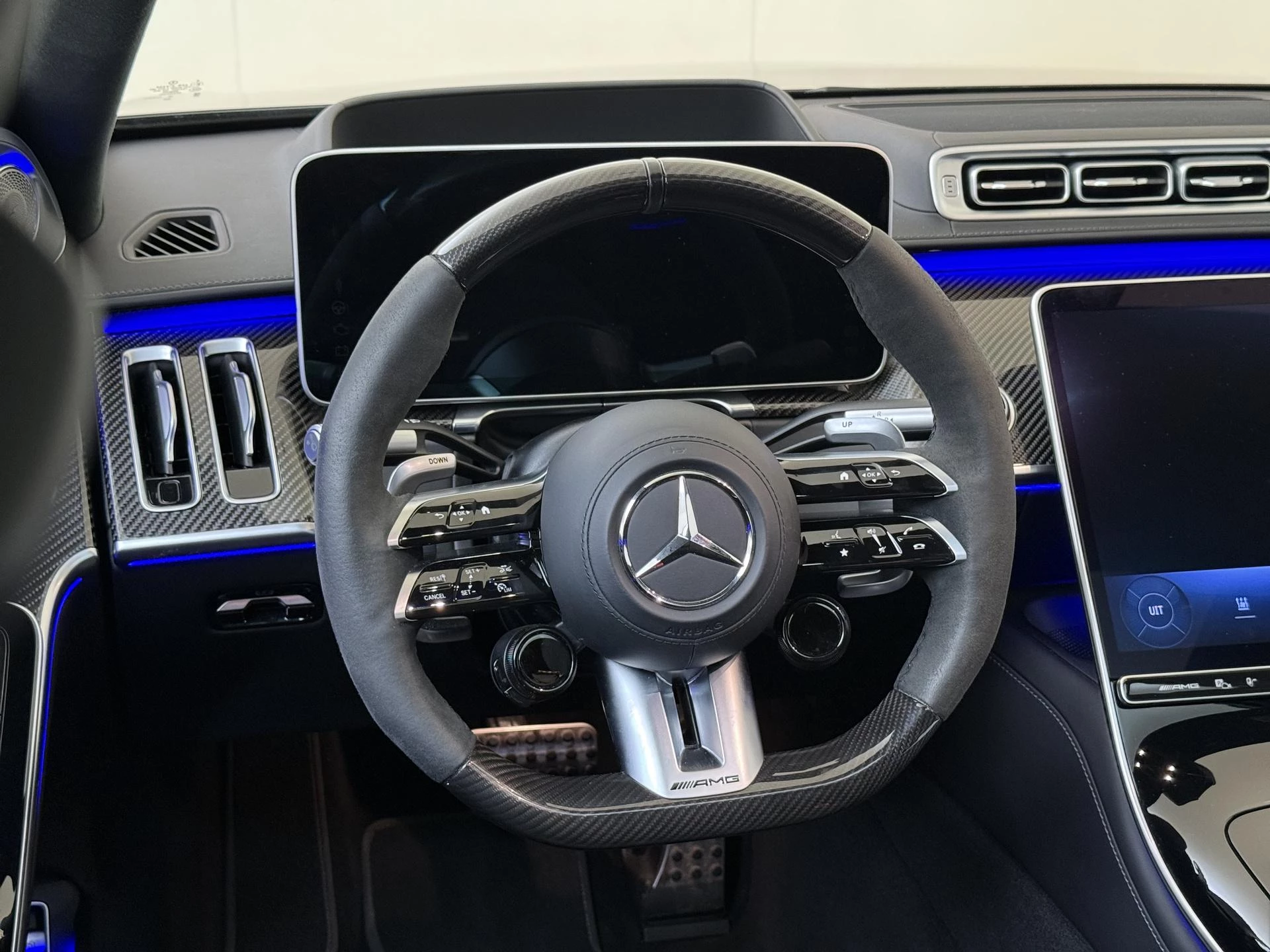 Mercedes-Benz-S-Klasse-image-16