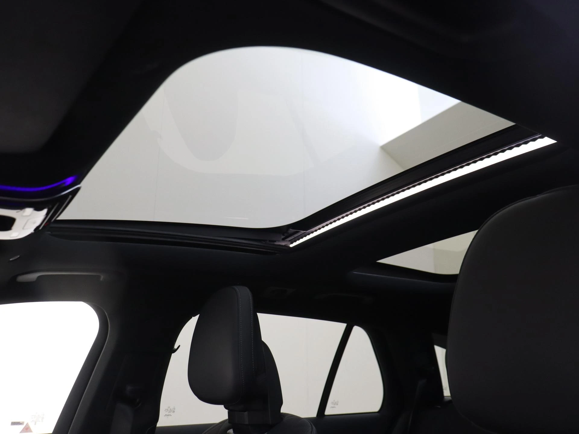 Mercedes-Benz-E-Klasse-image-26