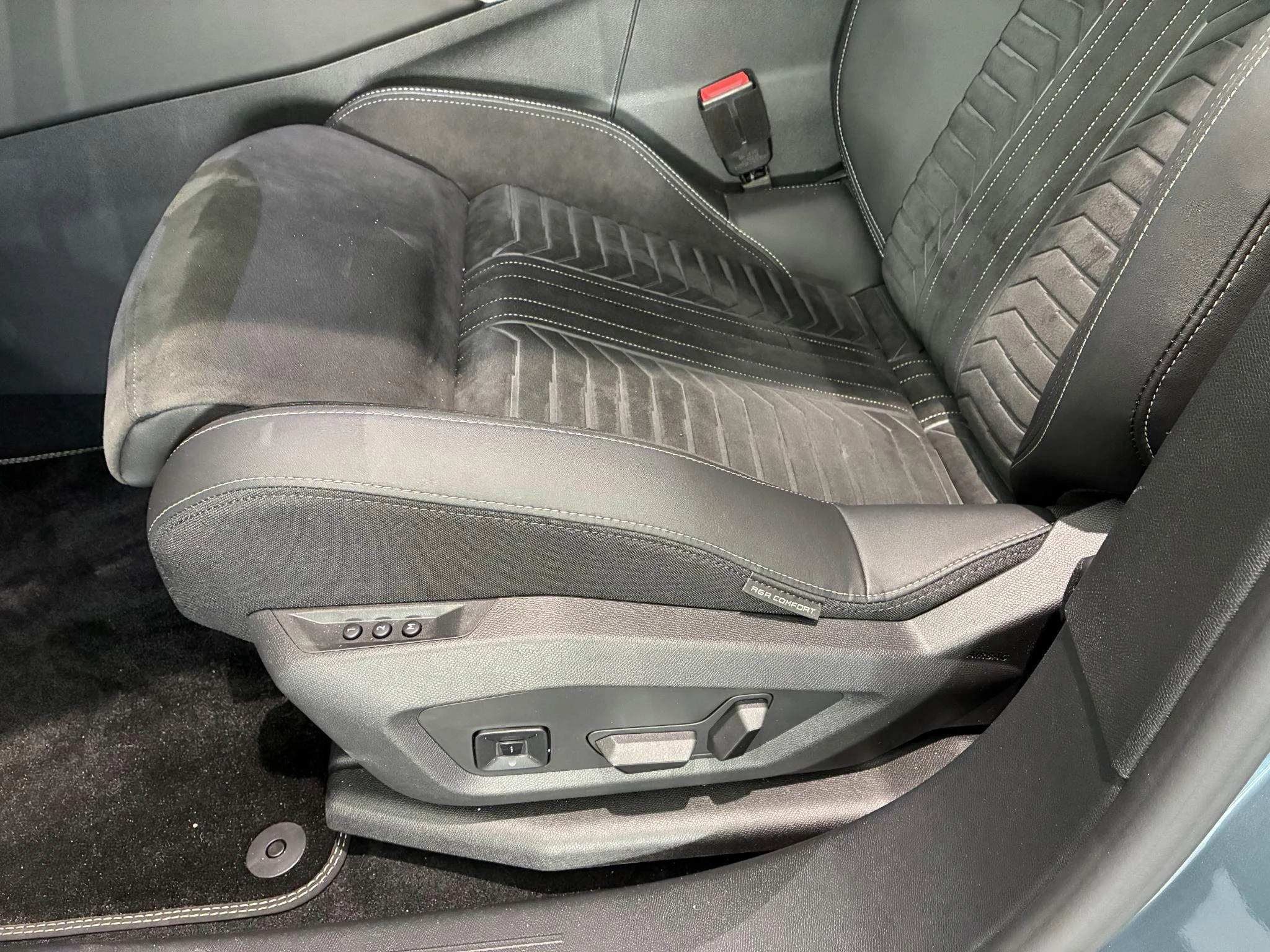 Peugeot-e-5008-image-6