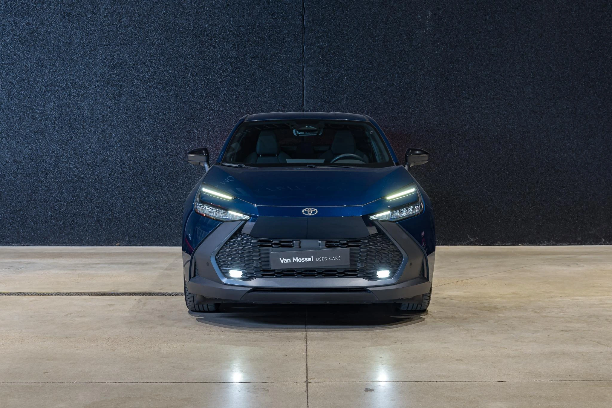 Toyota C-HR 1.8 VVT i-Hybrid C-Lub Mono-Tone E-CVT