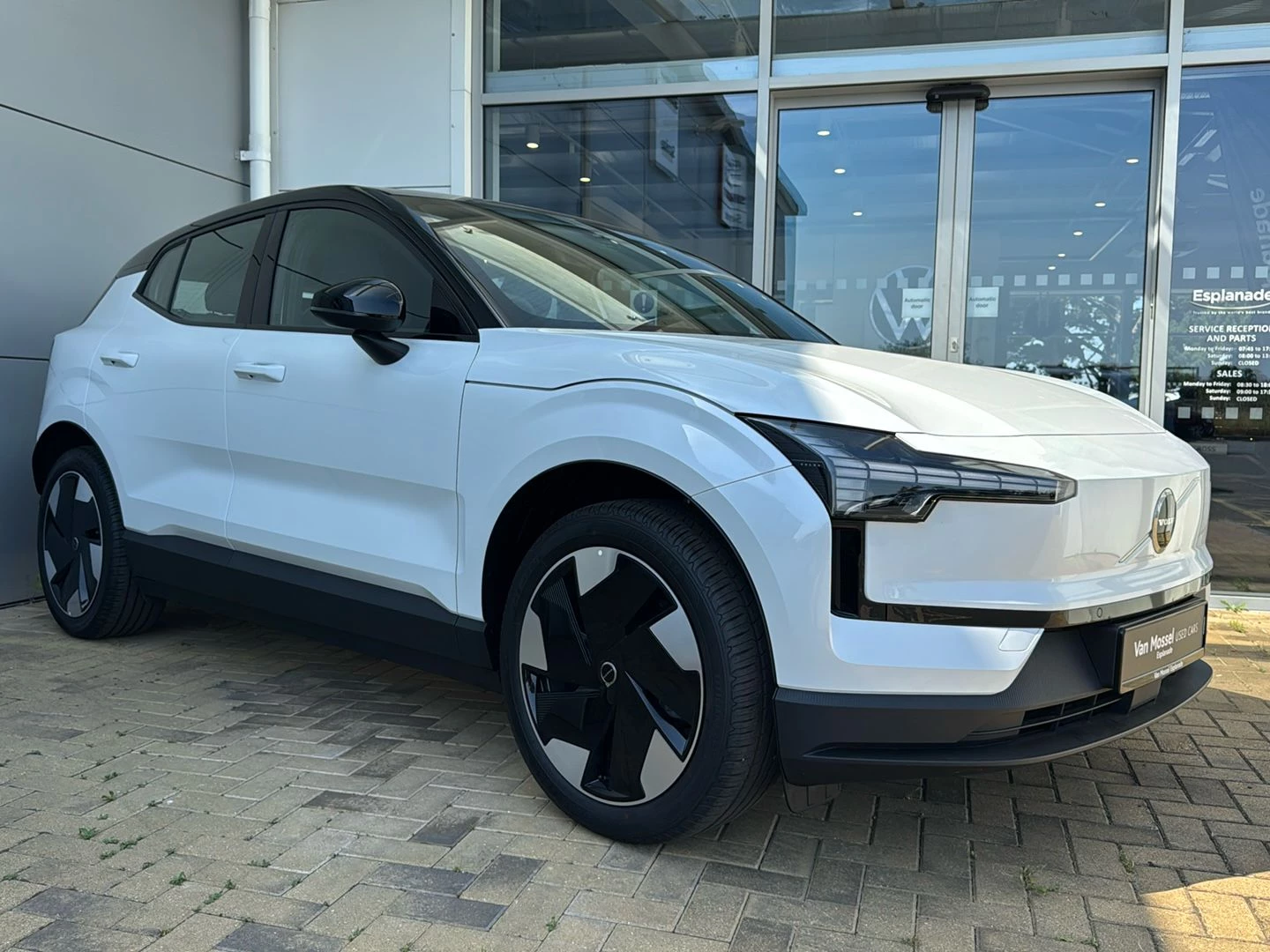 Volvo EX30 200kW SM Extended Range Plus 69kWh 5dr Auto