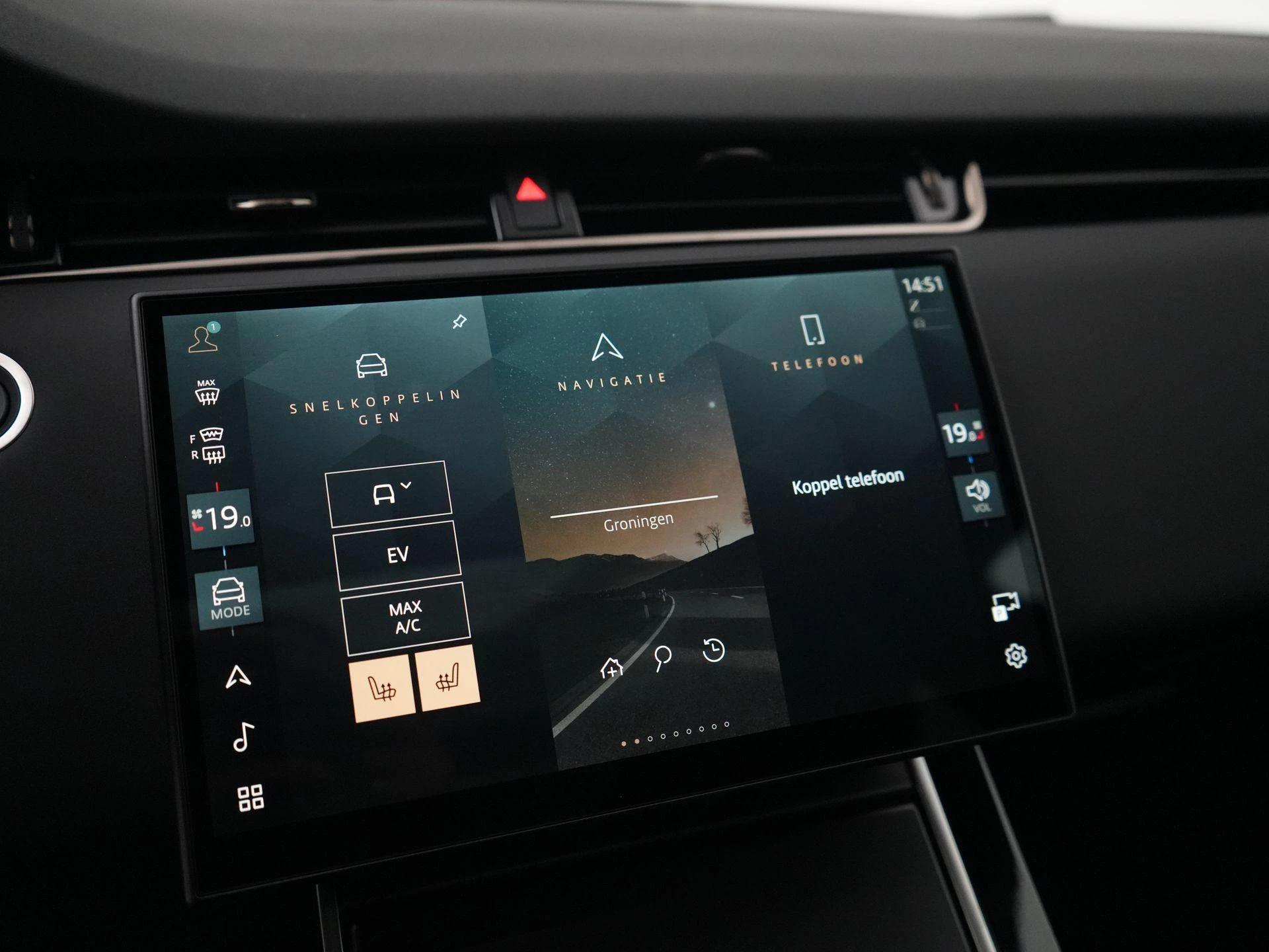 Land Rover-Range Rover Evoque-image-18