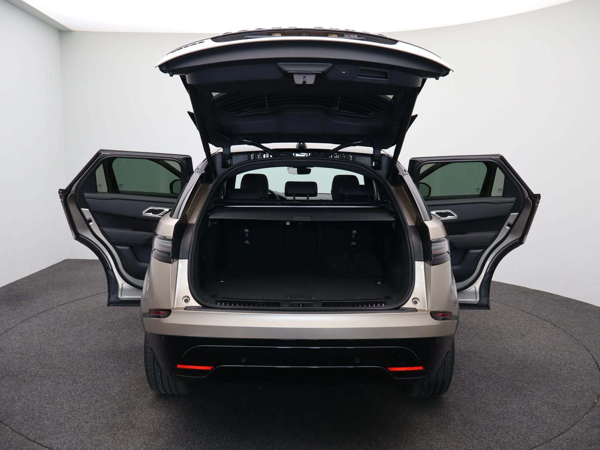 Land Rover Range Rover Velar 2.0 P400e AWD Belgravia Edition Satin PHEV