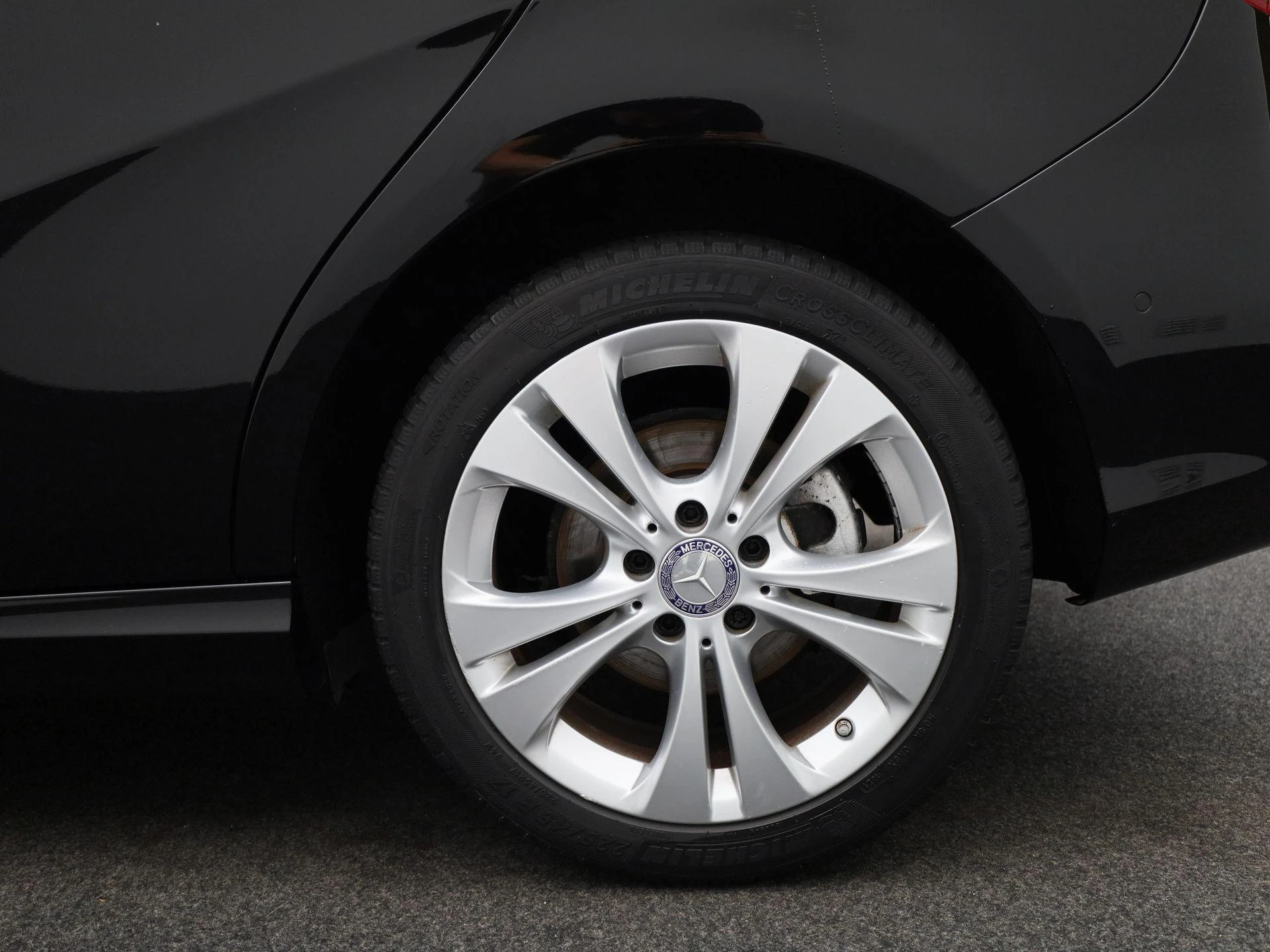 Mercedes-Benz-B-Klasse-image-12