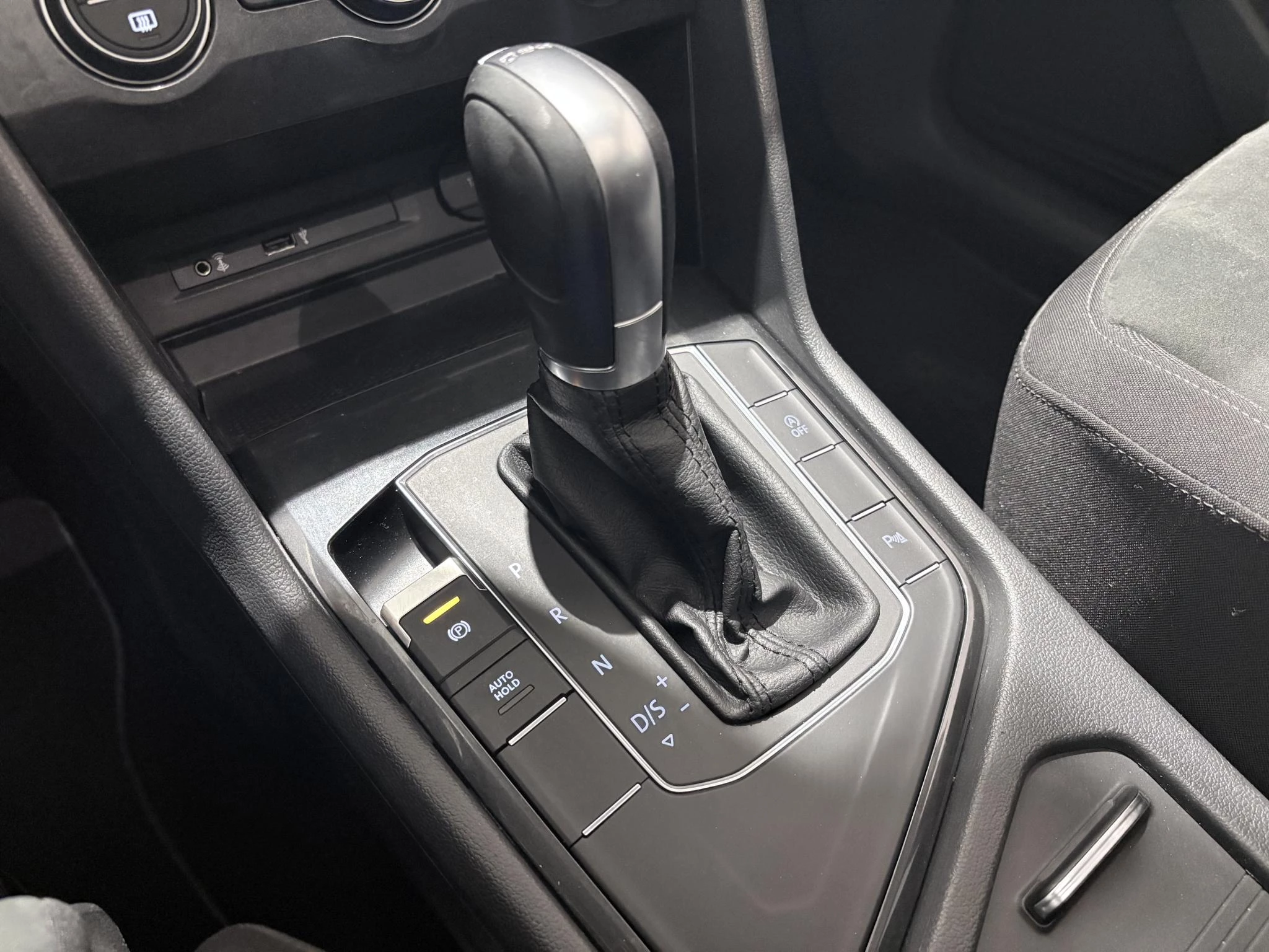 Volkswagen-Tiguan-image-29