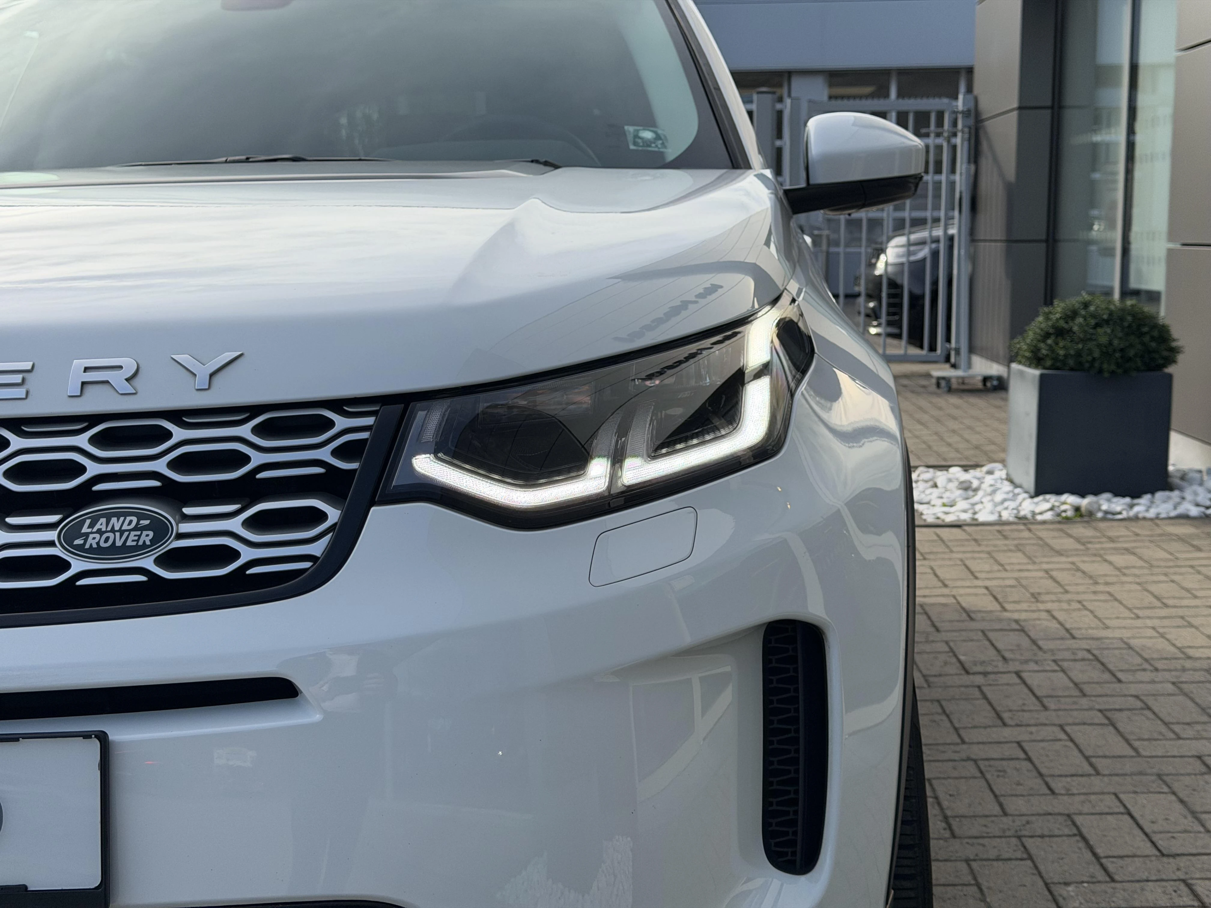 Land Rover-Discovery Sport-image-23