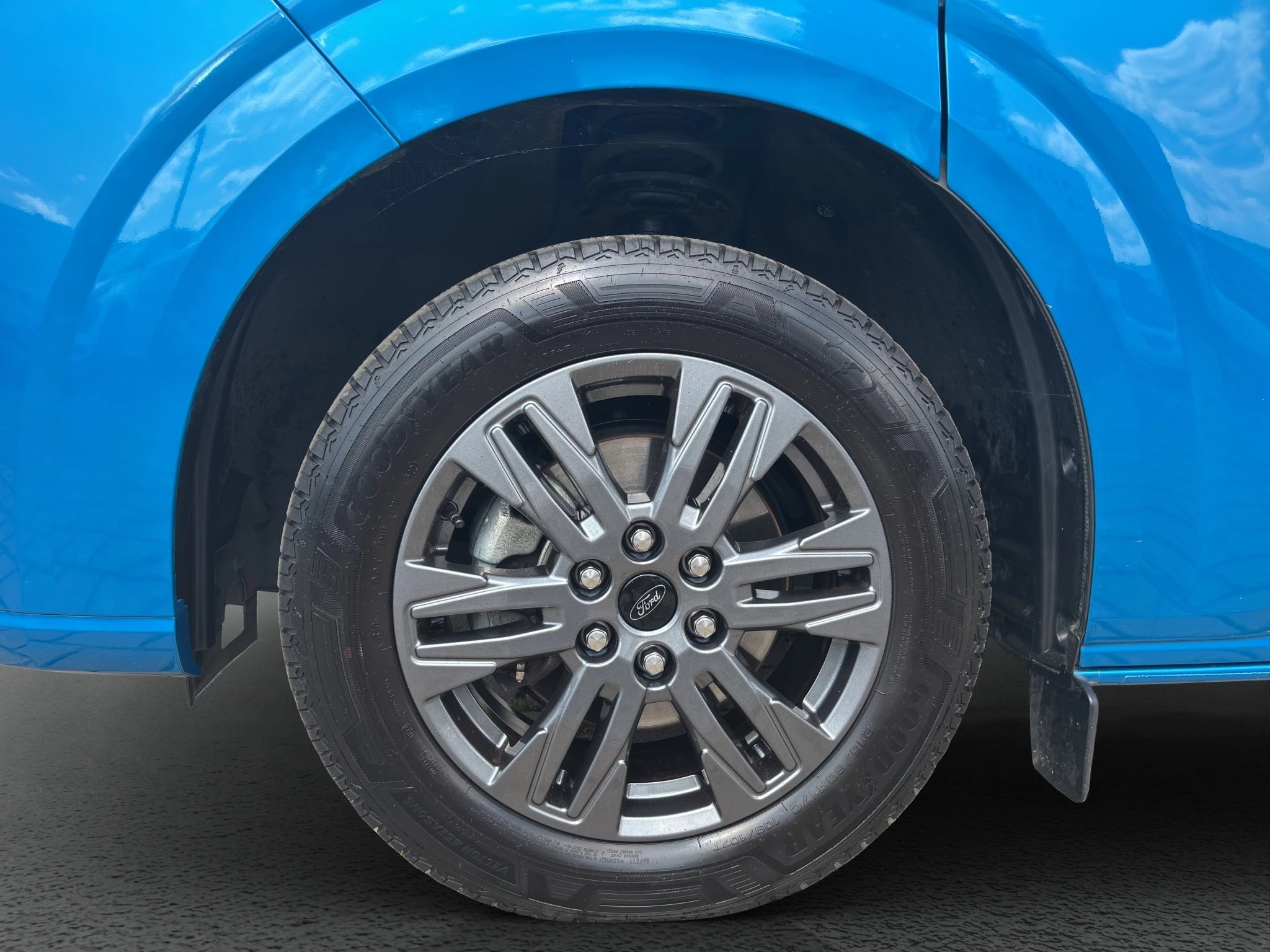 Ford Tourneo Custom Titanium L1 Aut.*AHK*NAVI*LED*SHZ*LRHZ*WSH