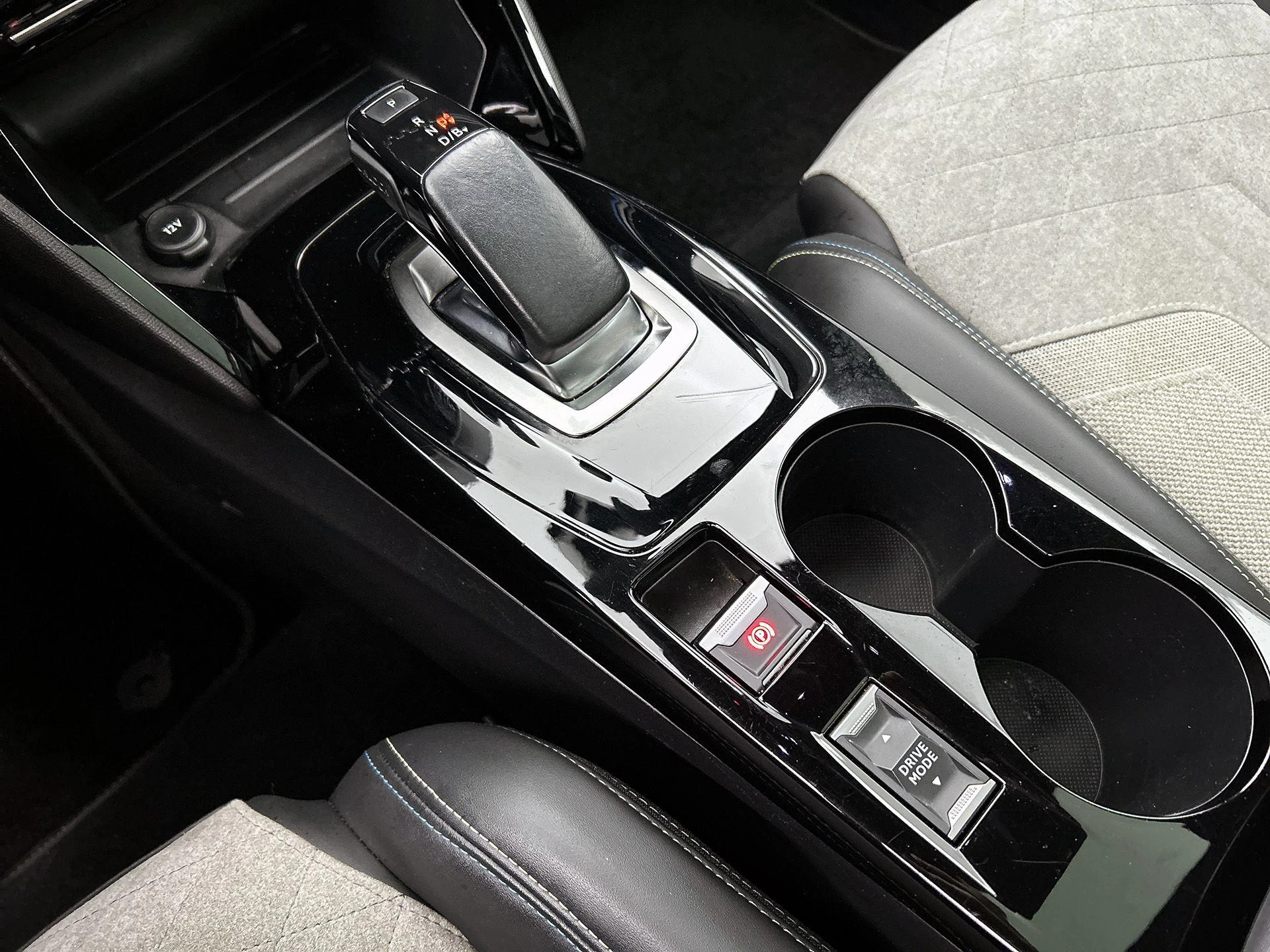 Peugeot-e-2008-image-31