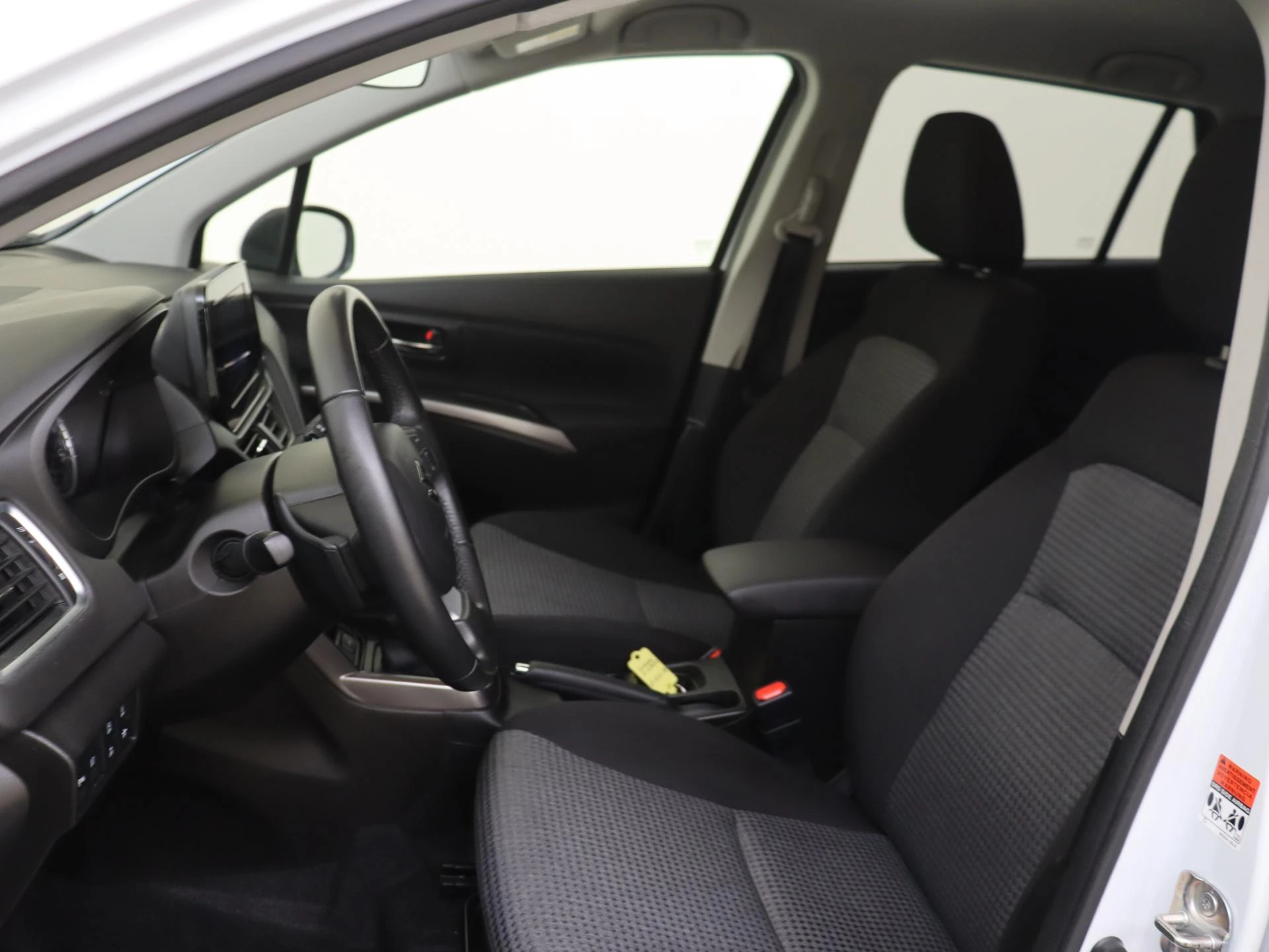 Suzuki-S-Cross-image-10