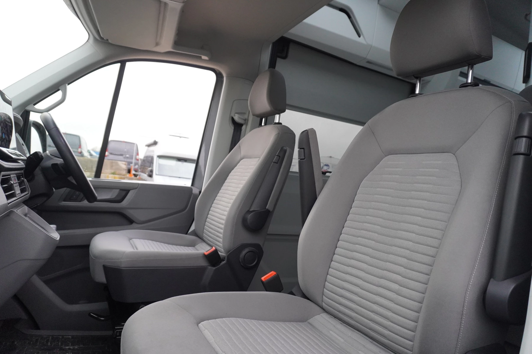 Volkswagen-California-image-25