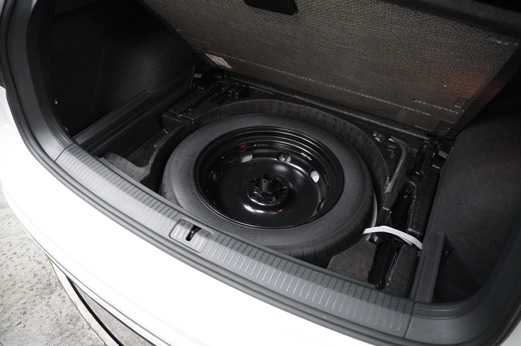 Volkswagen-Tiguan-image-14
