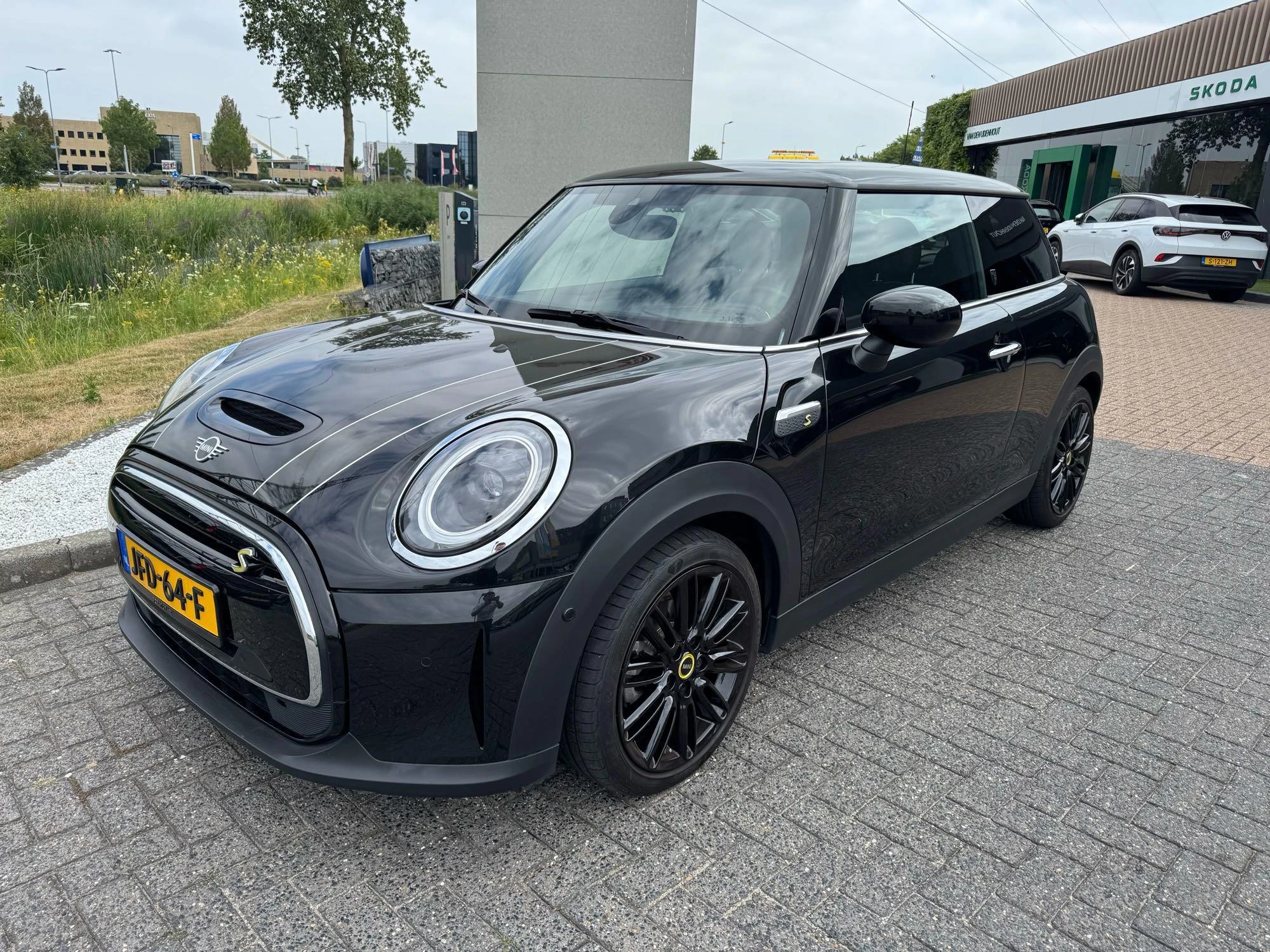 MINI-Electric-image-1