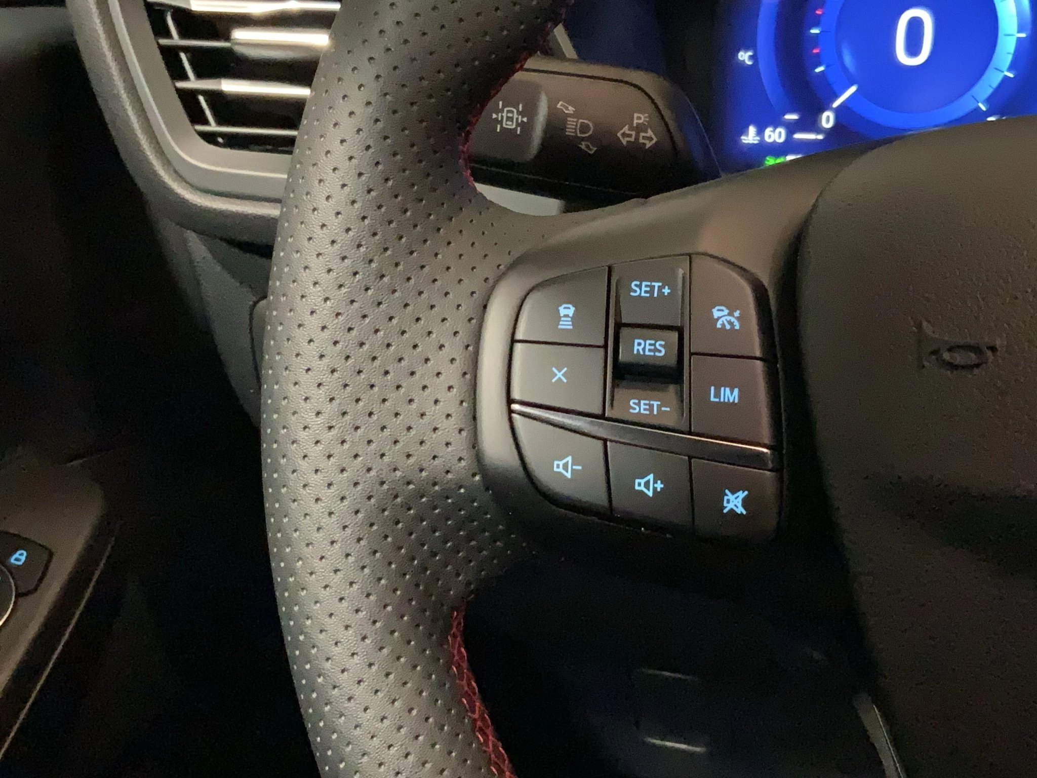 Ford Kuga ST-Line X*PANO*AHK*KAM*ACC*NAVI*SOUND-SYS. LED Pano SHZ 4xSHZ