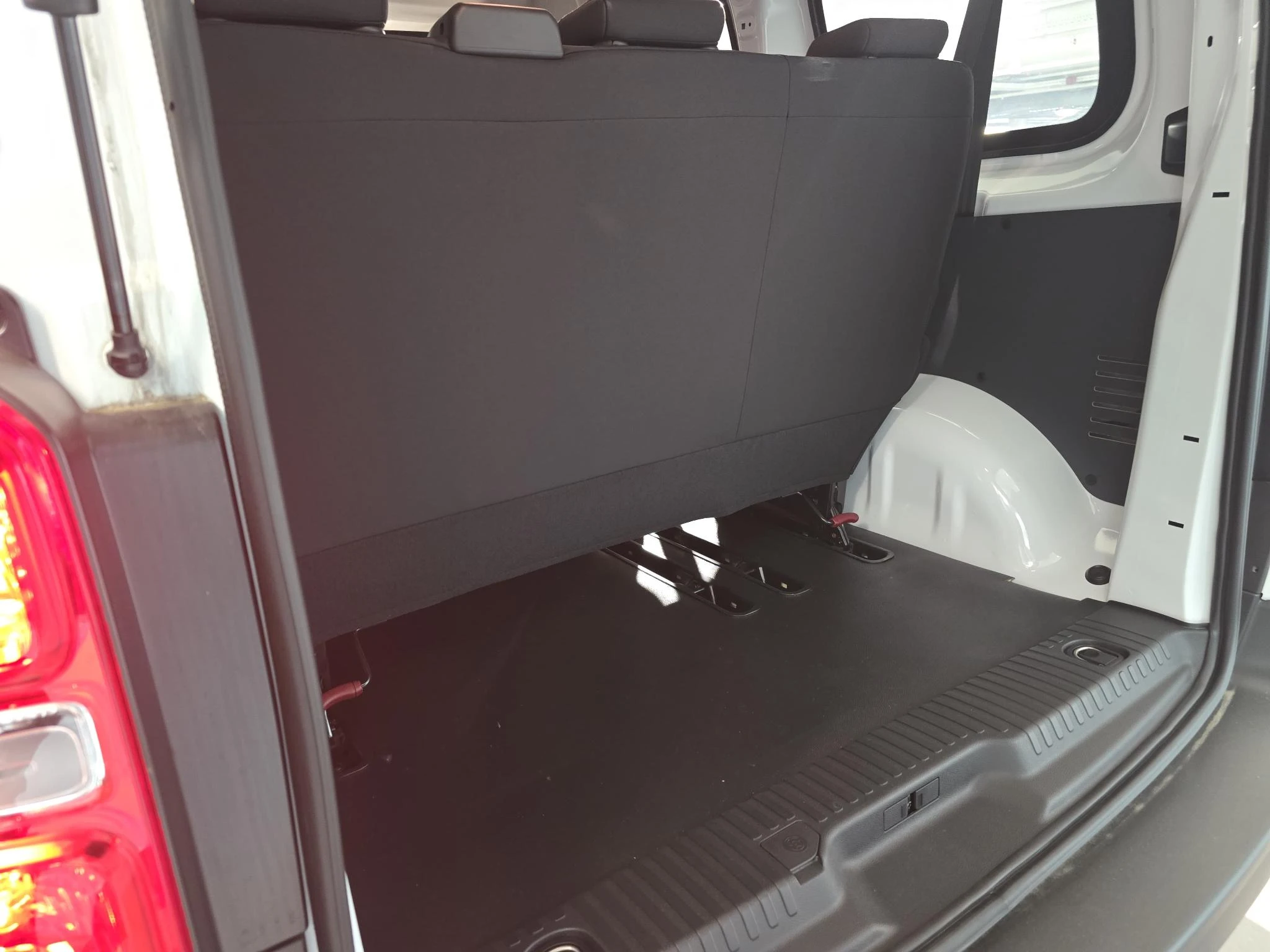 Citroën-ë-Jumpy-image-15