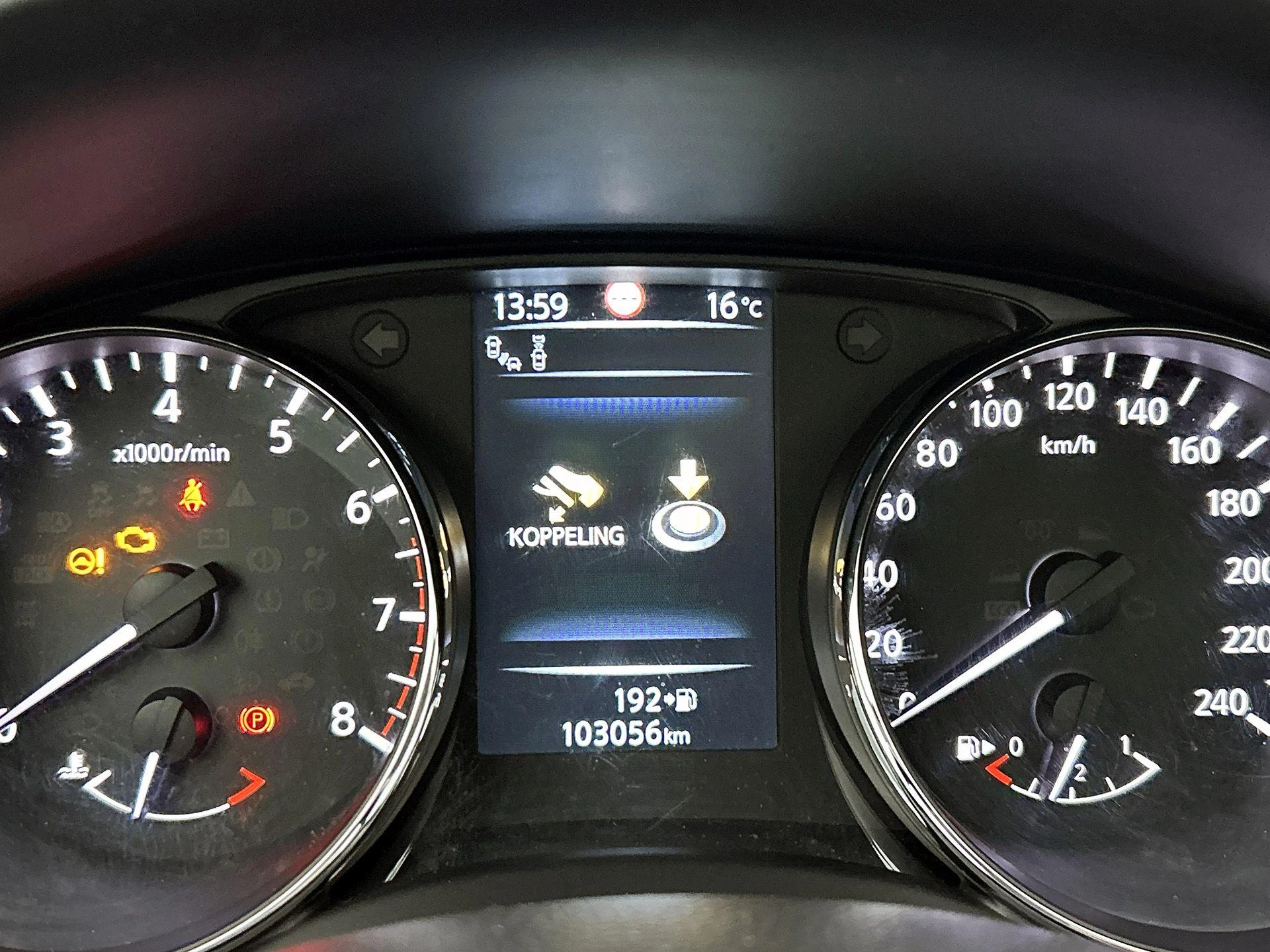 Nissan-QASHQAI-image-17
