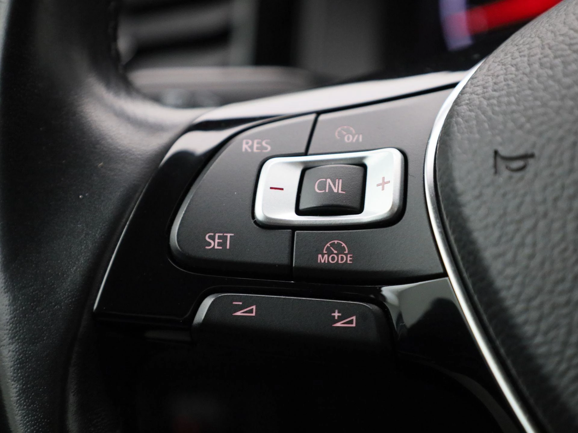 Volkswagen-Polo-image-17