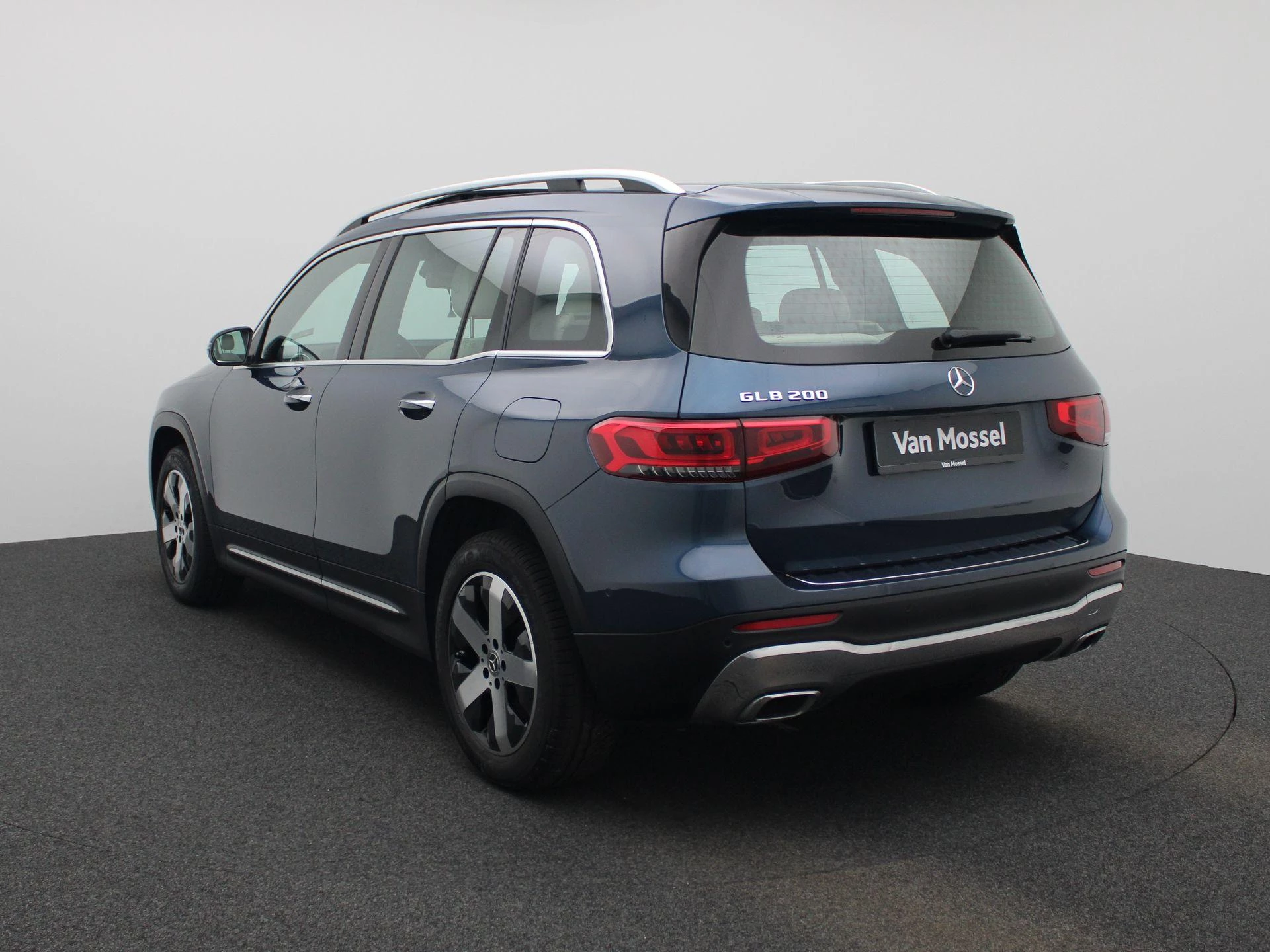 Mercedes-Benz GLB 200 LUXURY LINE + LEDER + PANO + 7-ZIT + CARPLAY +