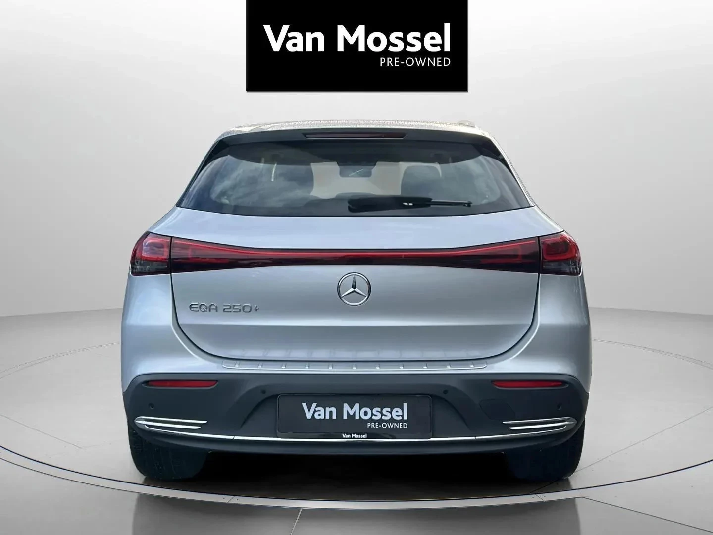 Mercedes-Benz-EQA-image-5