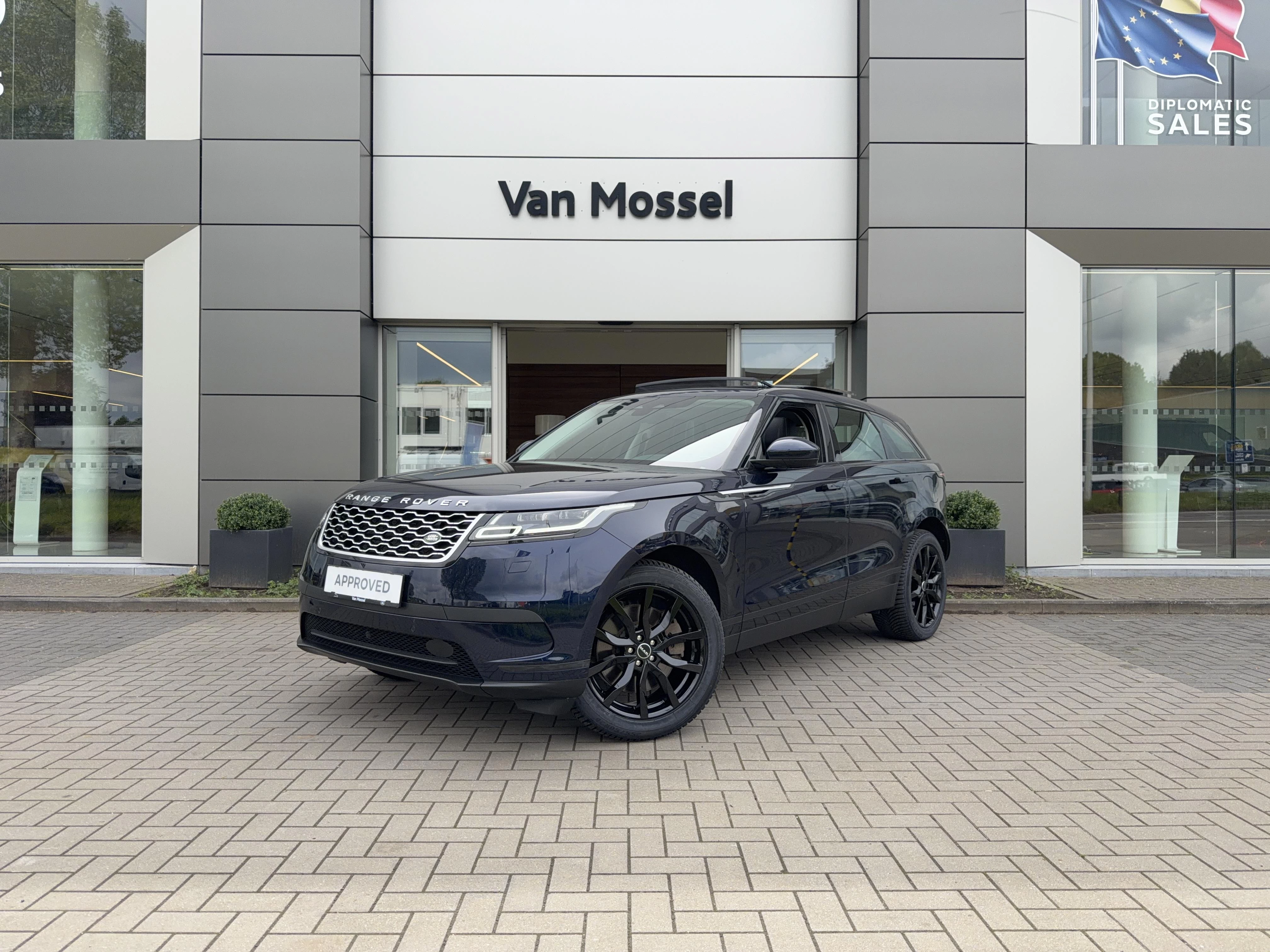 Land Rover-Range Rover Velar-image-0