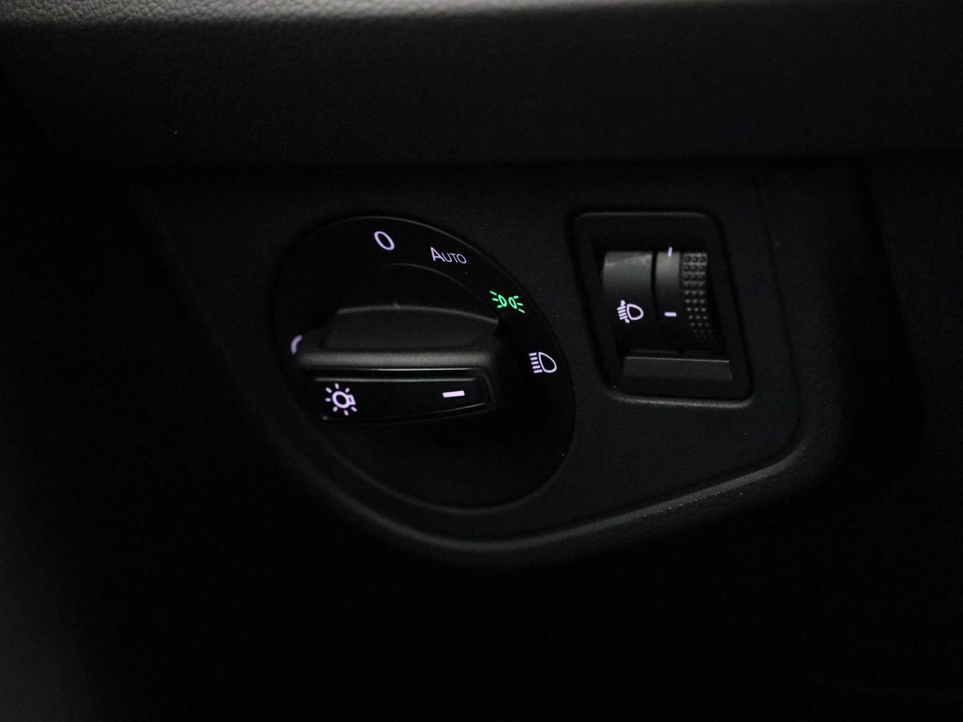 Volkswagen-Polo-image-21