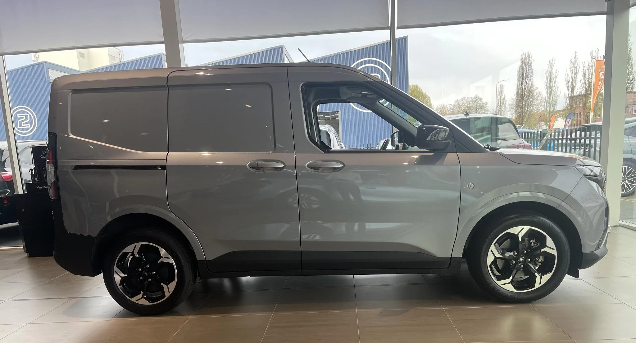 Ford-E-Transit-image-2