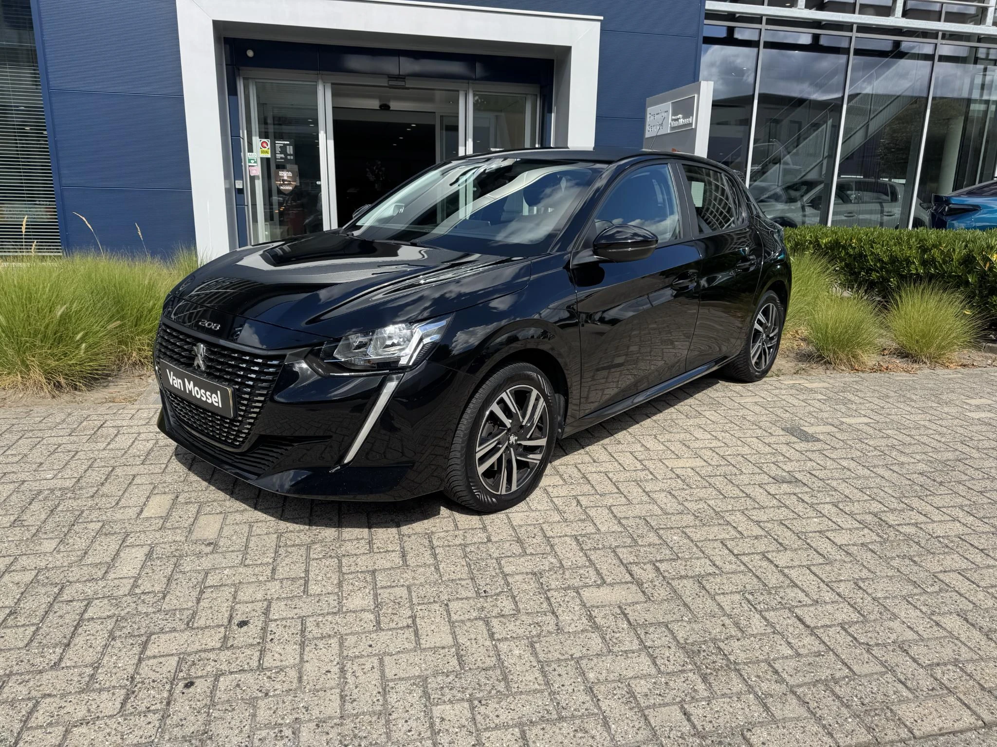 Peugeot-208-image-2