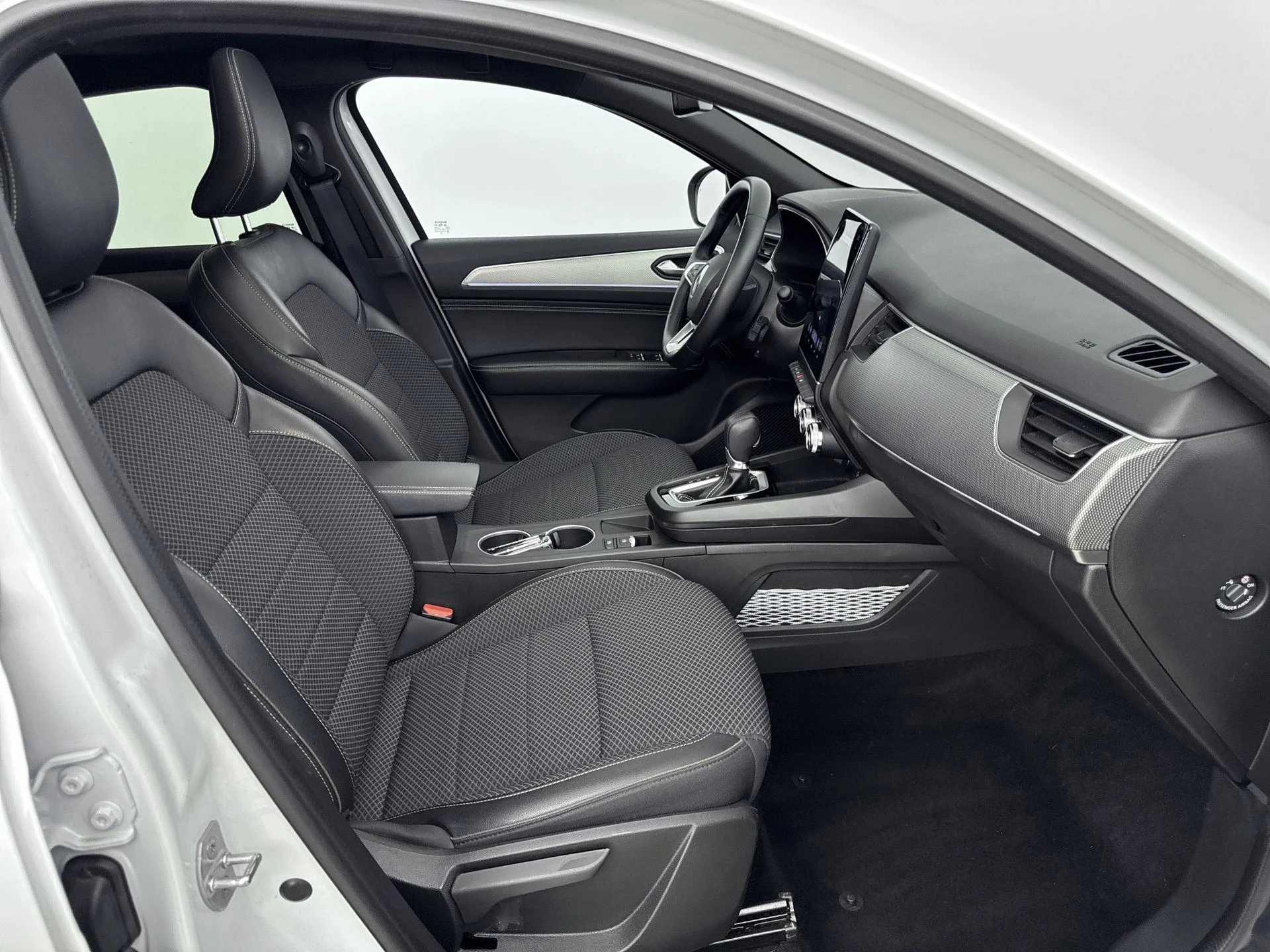 Renault-Arkana-image-28