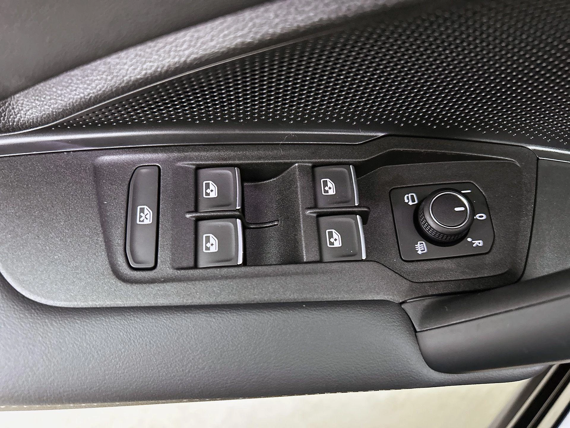 Volkswagen-Tiguan-image-44