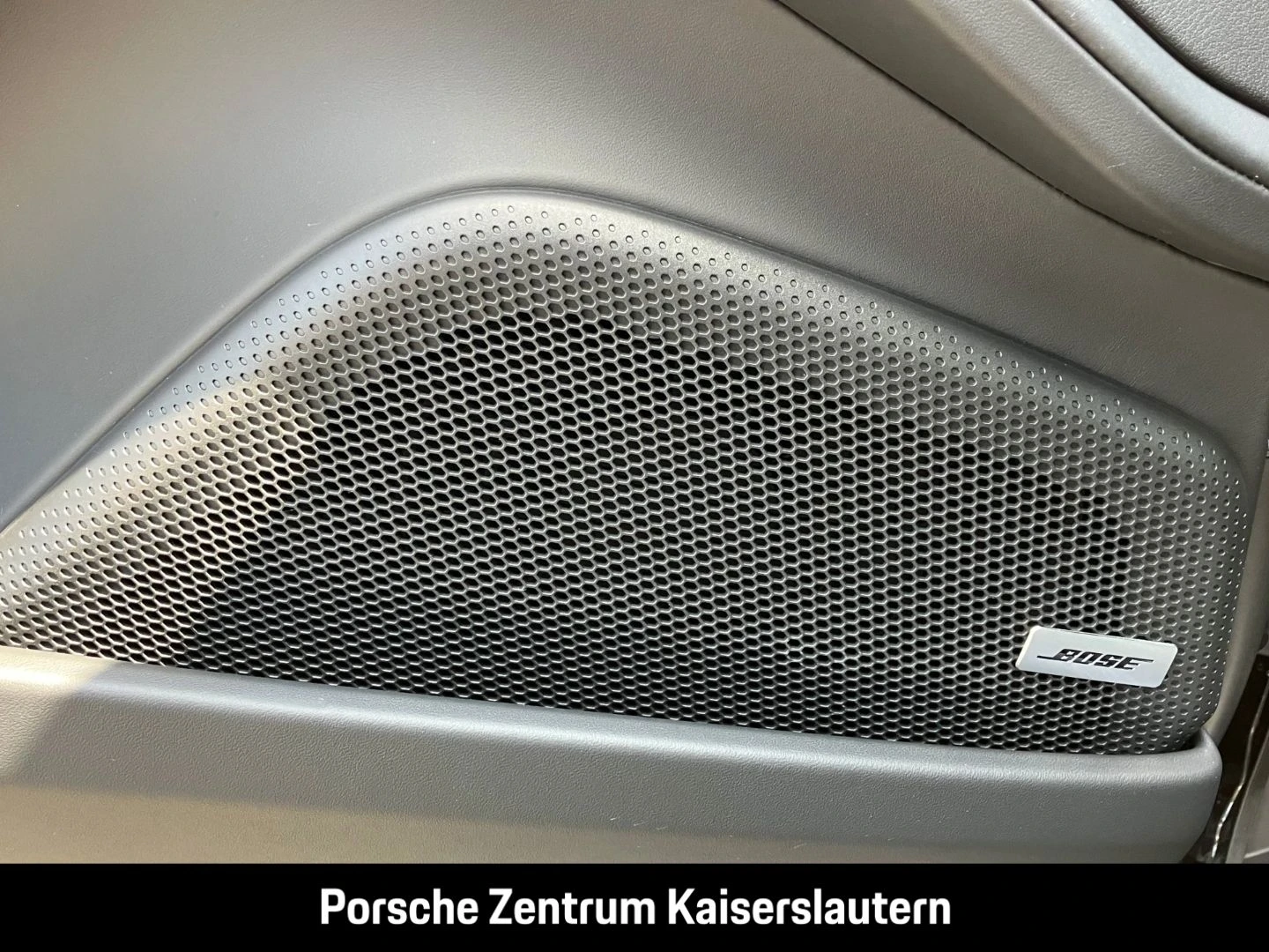 Porsche-Panamera-image-17