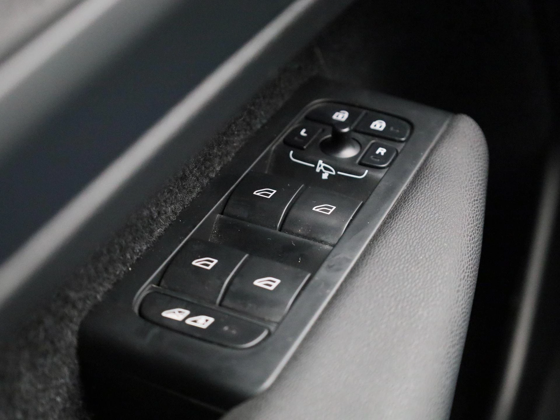 Volvo-XC40-image-32
