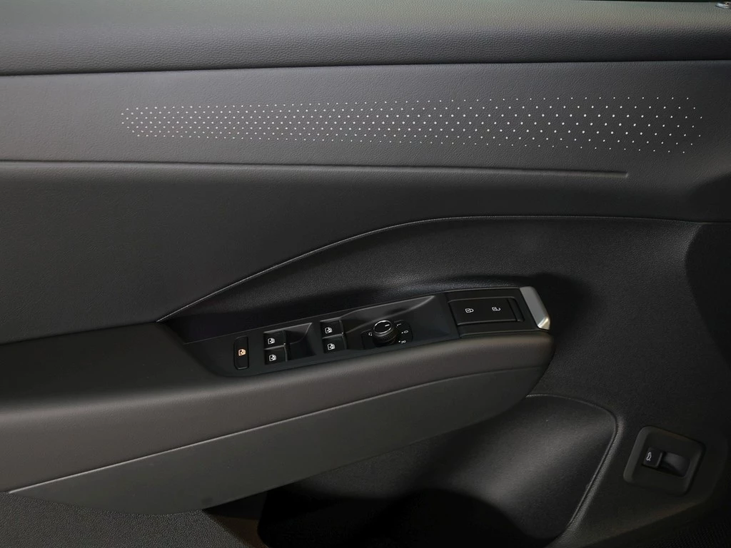 Volkswagen T-Roc 1.5 eTSI DSG R-Line AHK, IQ-Light, Navi VSA