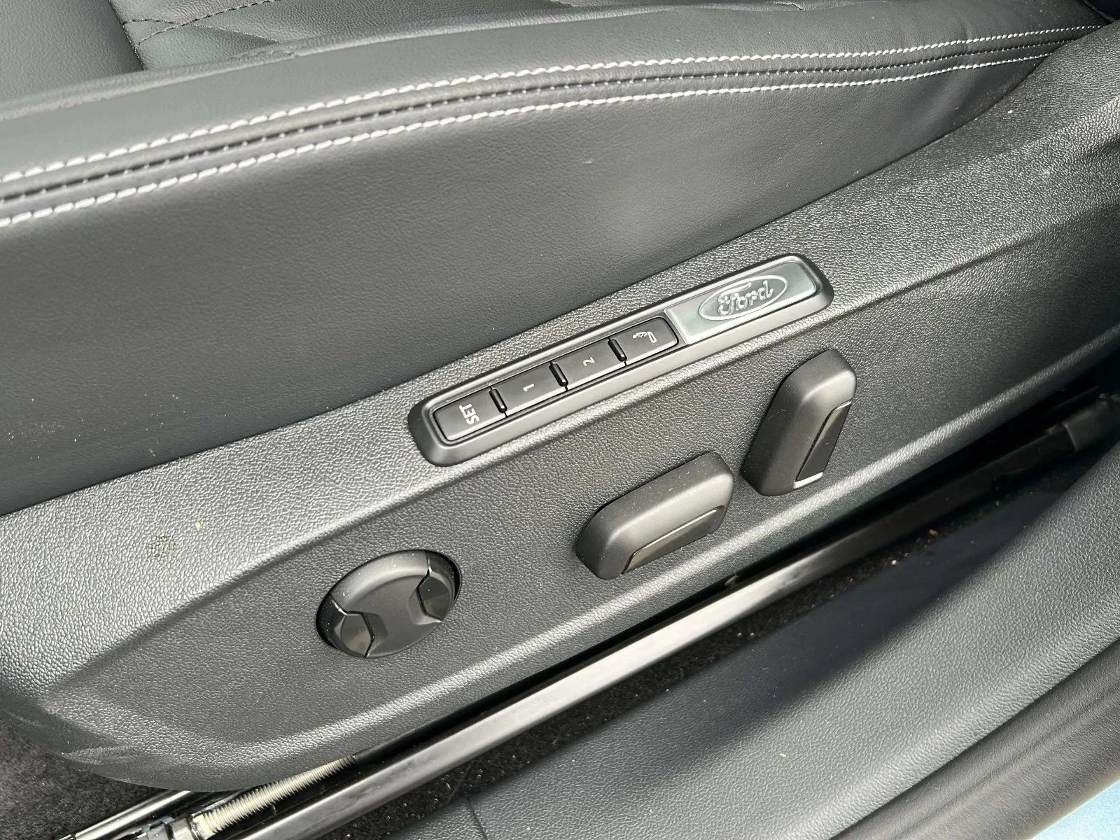 Ford-Explorer-image-17