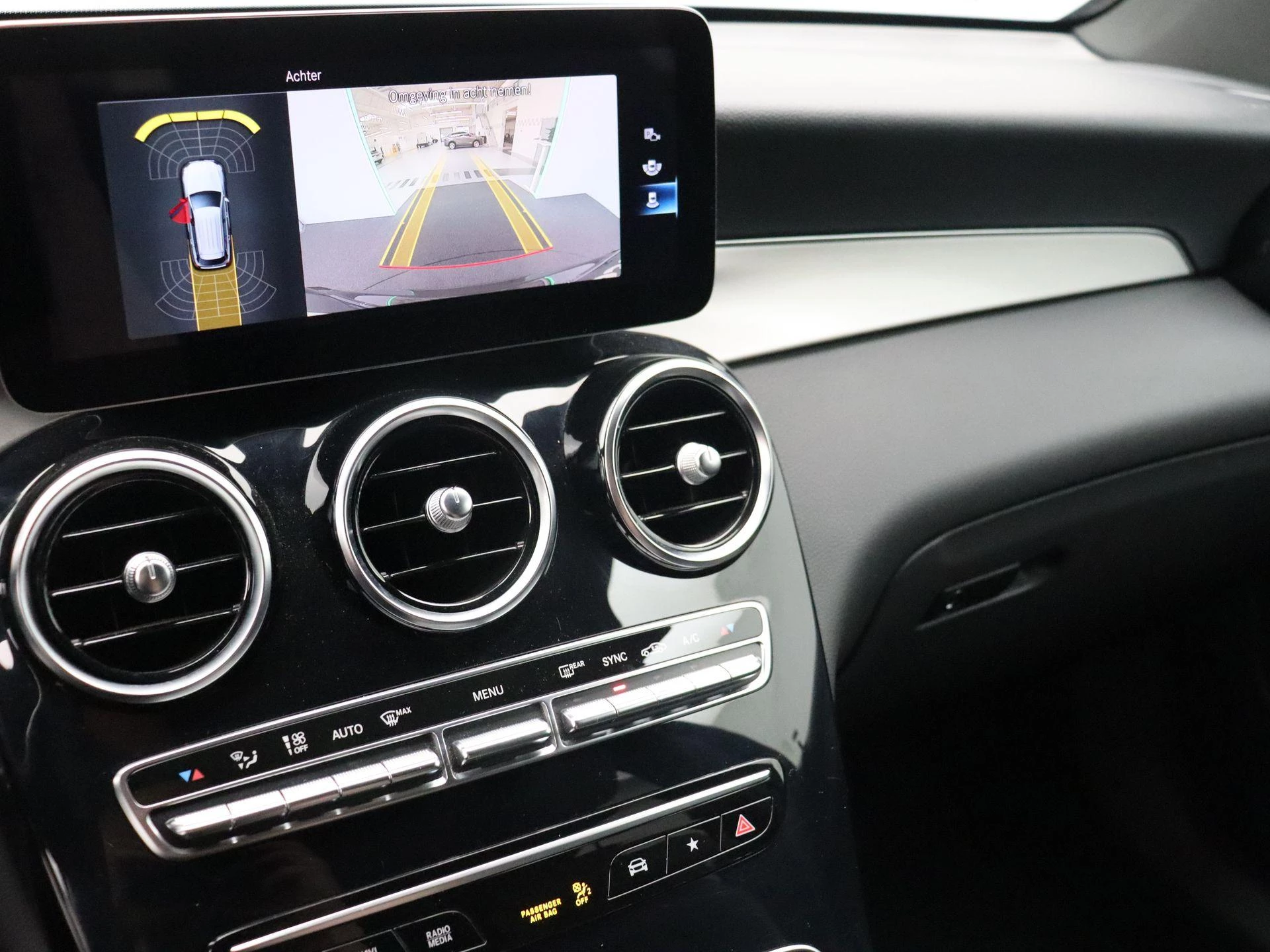 Mercedes-Benz GLC 200 d AMG LINE + CARPLAY + PANORAMISCH DAK + CAMERA +