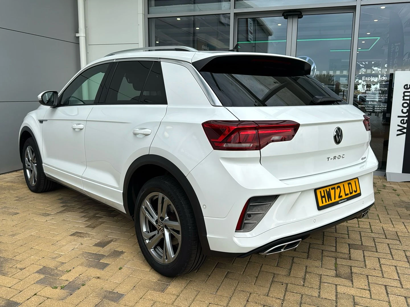 Volkswagen-T-Roc-image-2