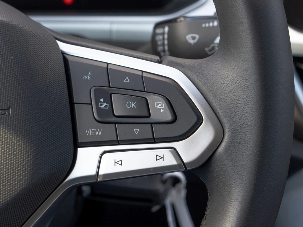 Volkswagen-T-Roc-image-17