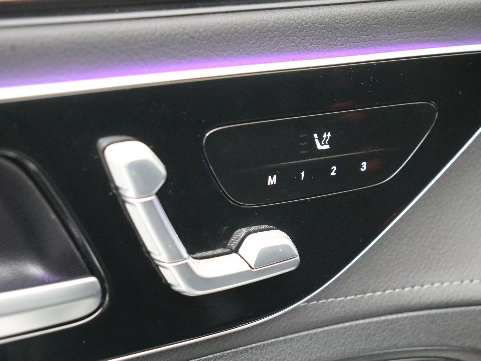 Mercedes-Benz-EQE-image-27