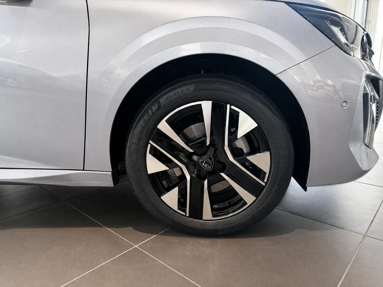 Peugeot-208-image-9