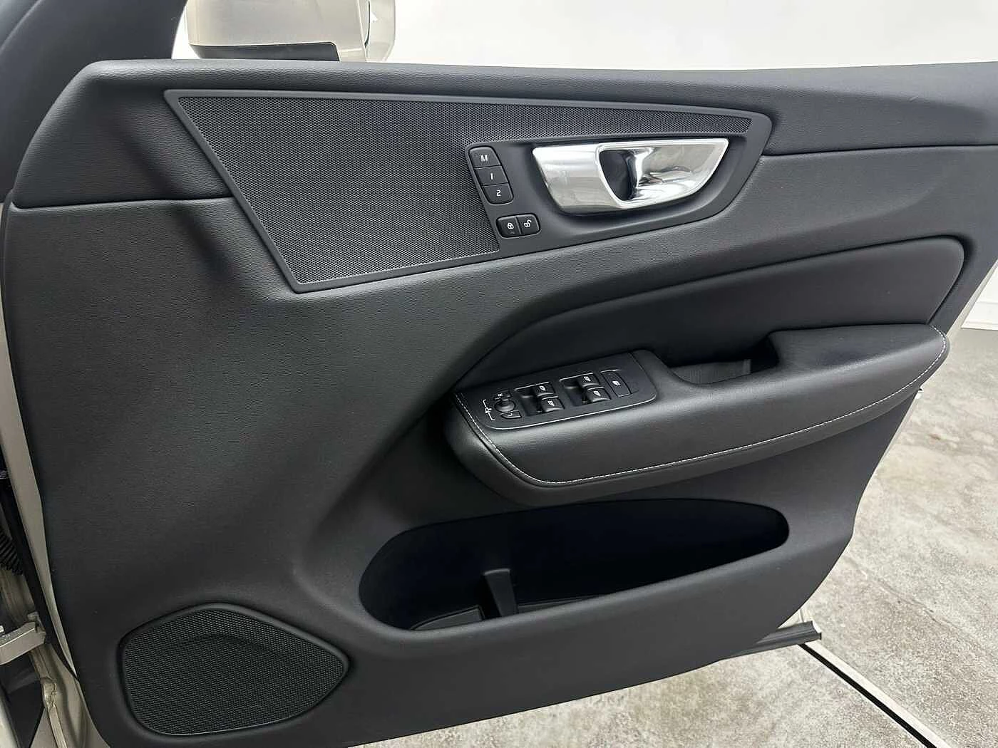 Volvo-XC60-image-2