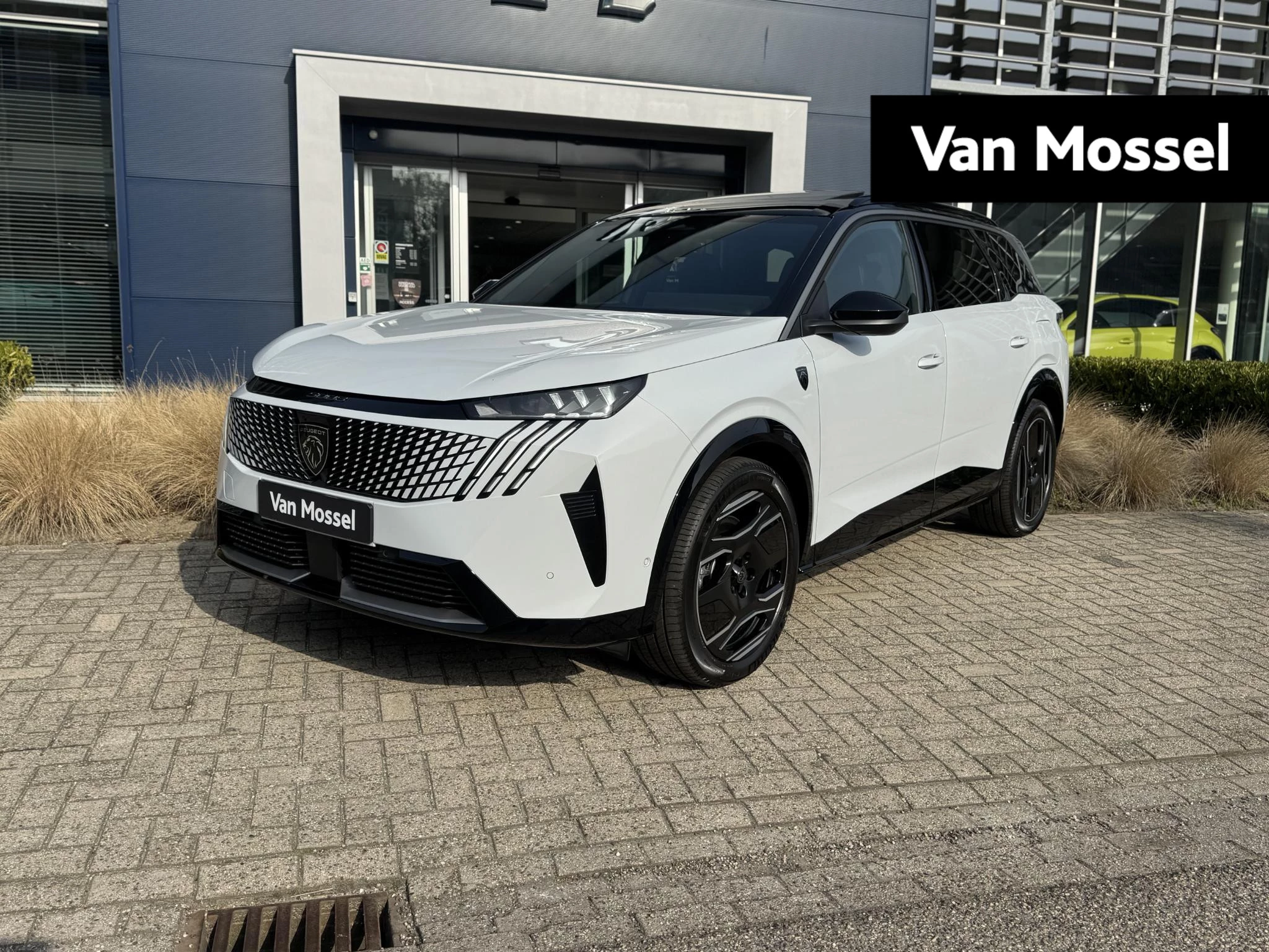 Peugeot-e-5008-image-0