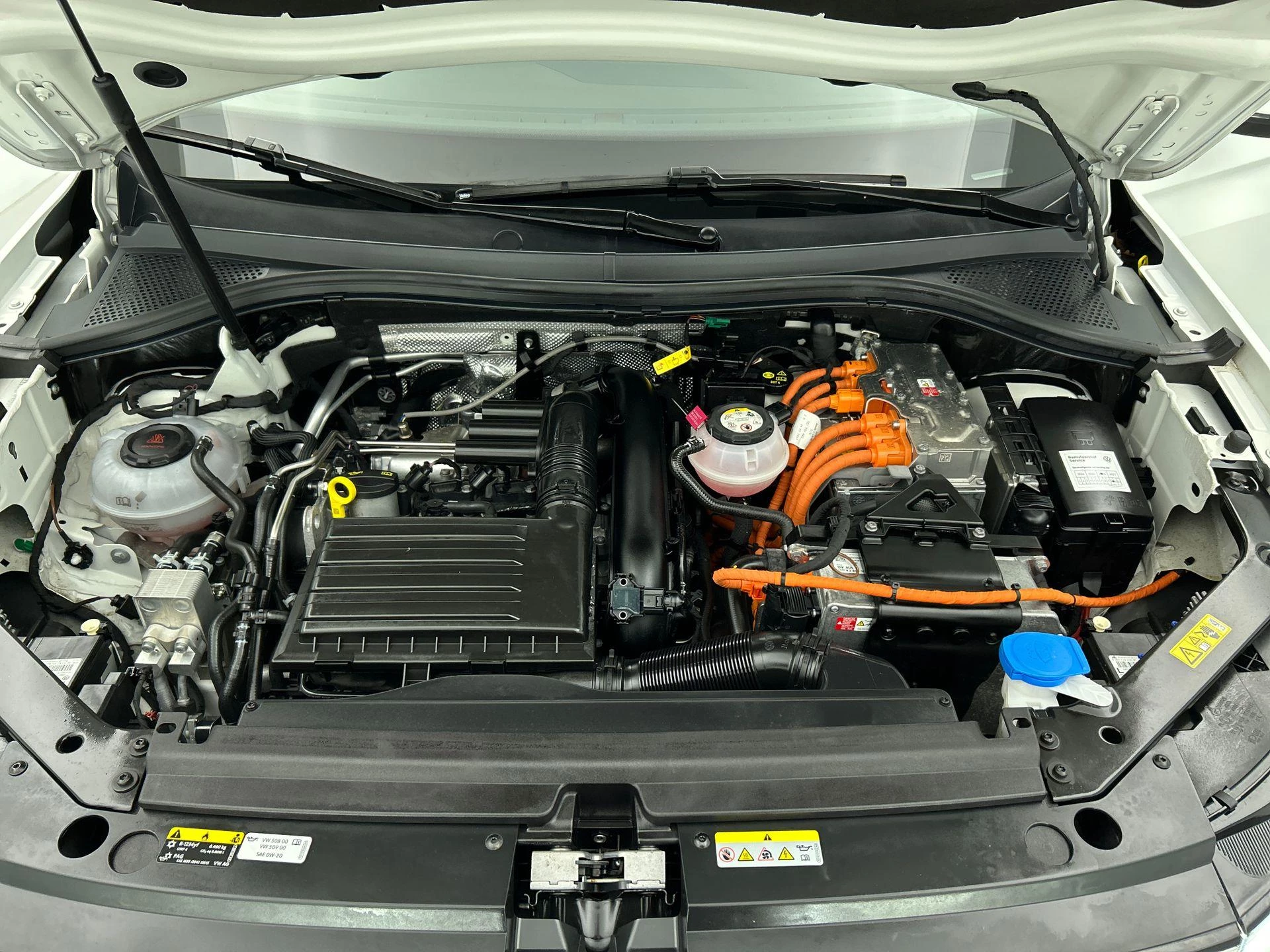 Volkswagen-Tiguan-image-25